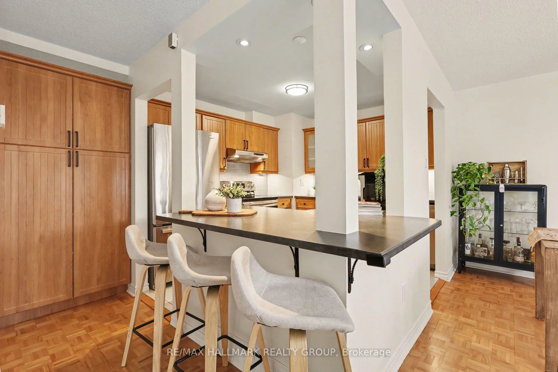 Photo 6 of Unit D, 77 Glen Park Drive, Ottawa, Blackburn Hamlet (South) — HOMEH