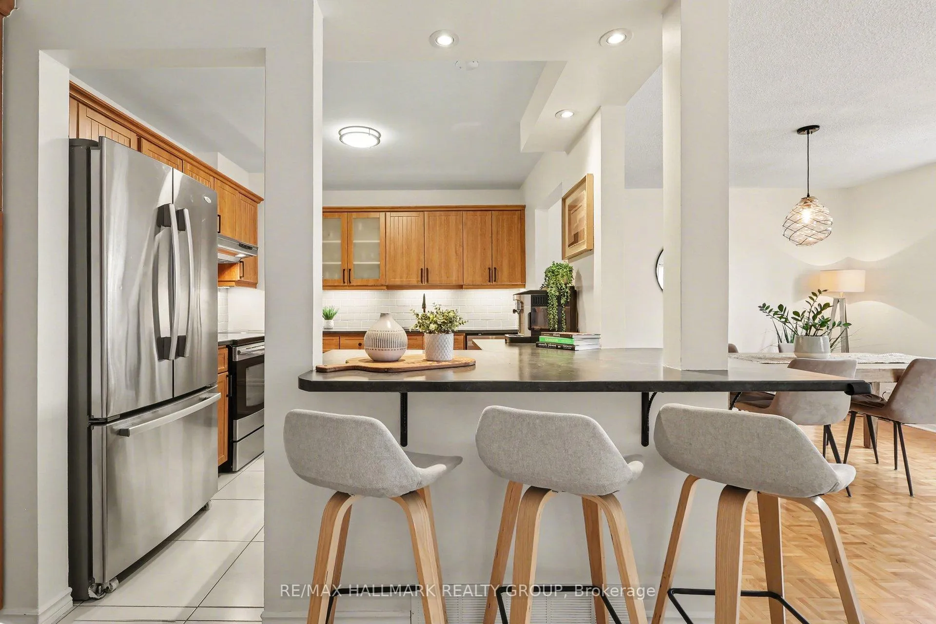 Photo 7 of Unit D, 77 Glen Park Drive, Ottawa, Blackburn Hamlet (South) — HOMEH