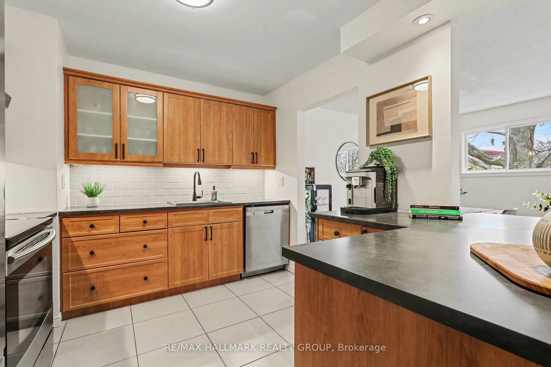 Photo 9 of Unit D, 77 Glen Park Drive, Ottawa, Blackburn Hamlet (South) — HOMEH