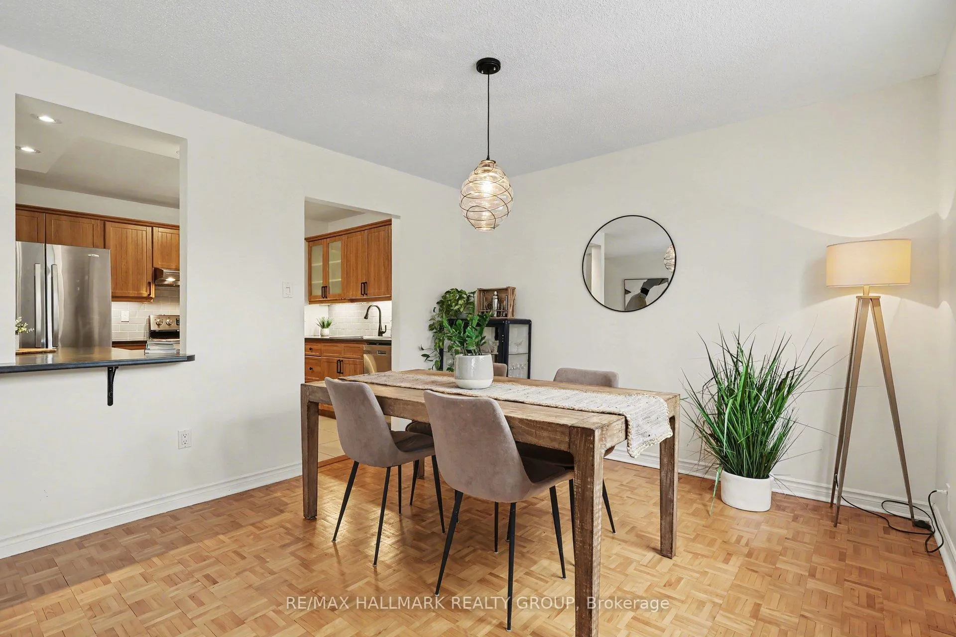 Photo 11 of Unit D, 77 Glen Park Drive, Ottawa, Blackburn Hamlet (South) — HOMEH