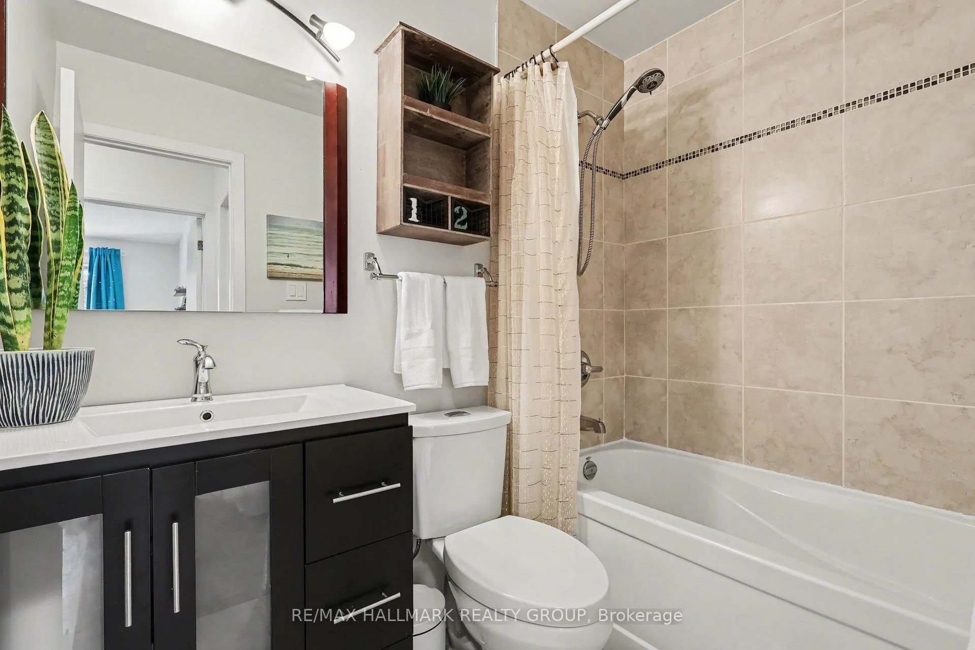 Photo 18 of Unit D, 77 Glen Park Drive, Ottawa, Blackburn Hamlet (South) — HOMEH