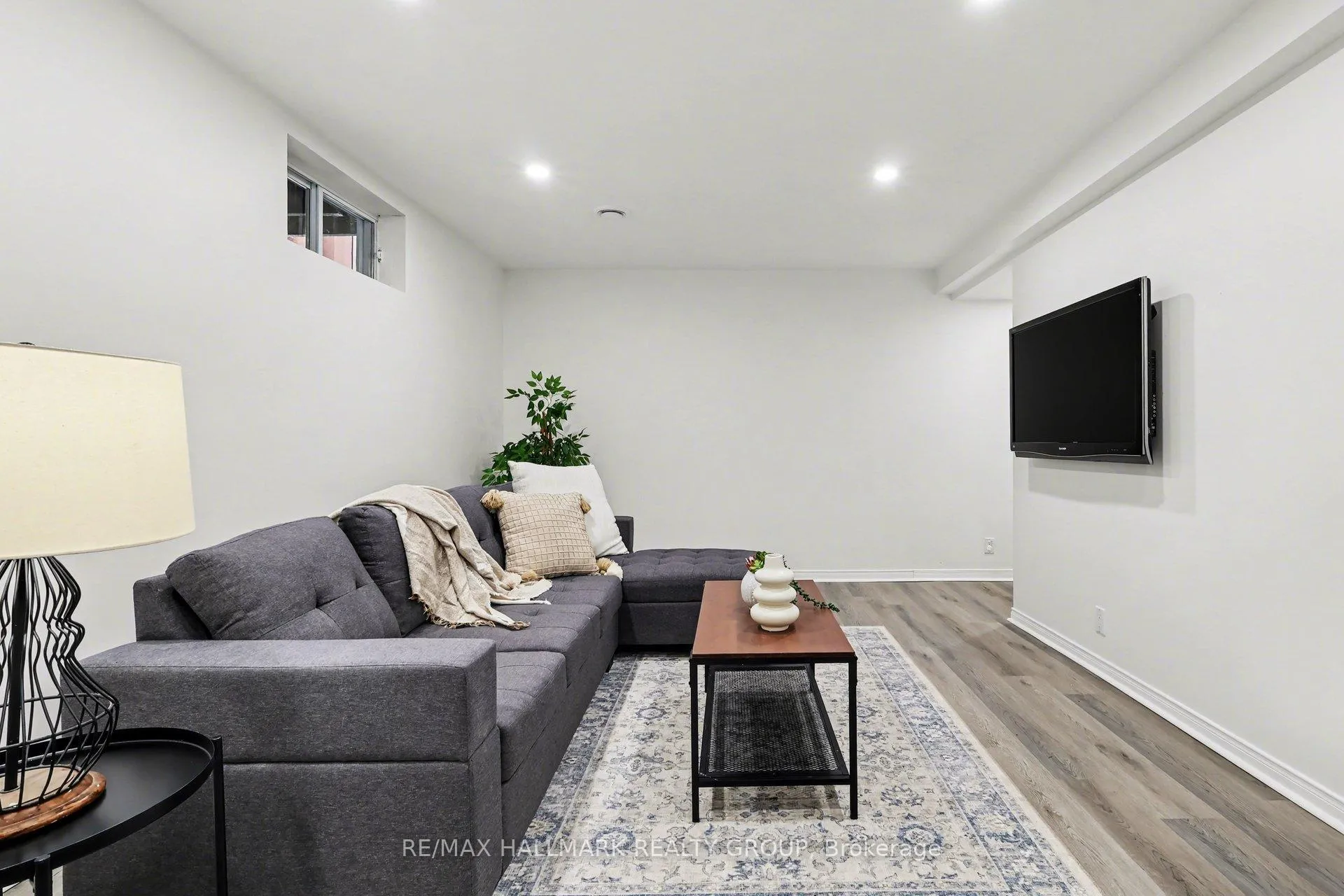 Photo 26 of Unit D, 77 Glen Park Drive, Ottawa, Blackburn Hamlet (South) — HOMEH