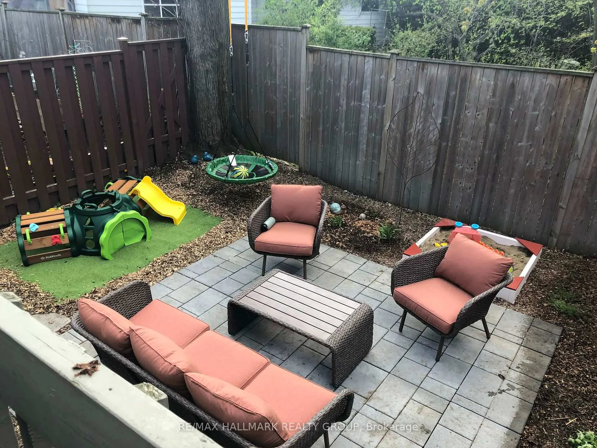 Photo 31 of Unit D, 77 Glen Park Drive, Ottawa, Blackburn Hamlet (South) — HOMEH