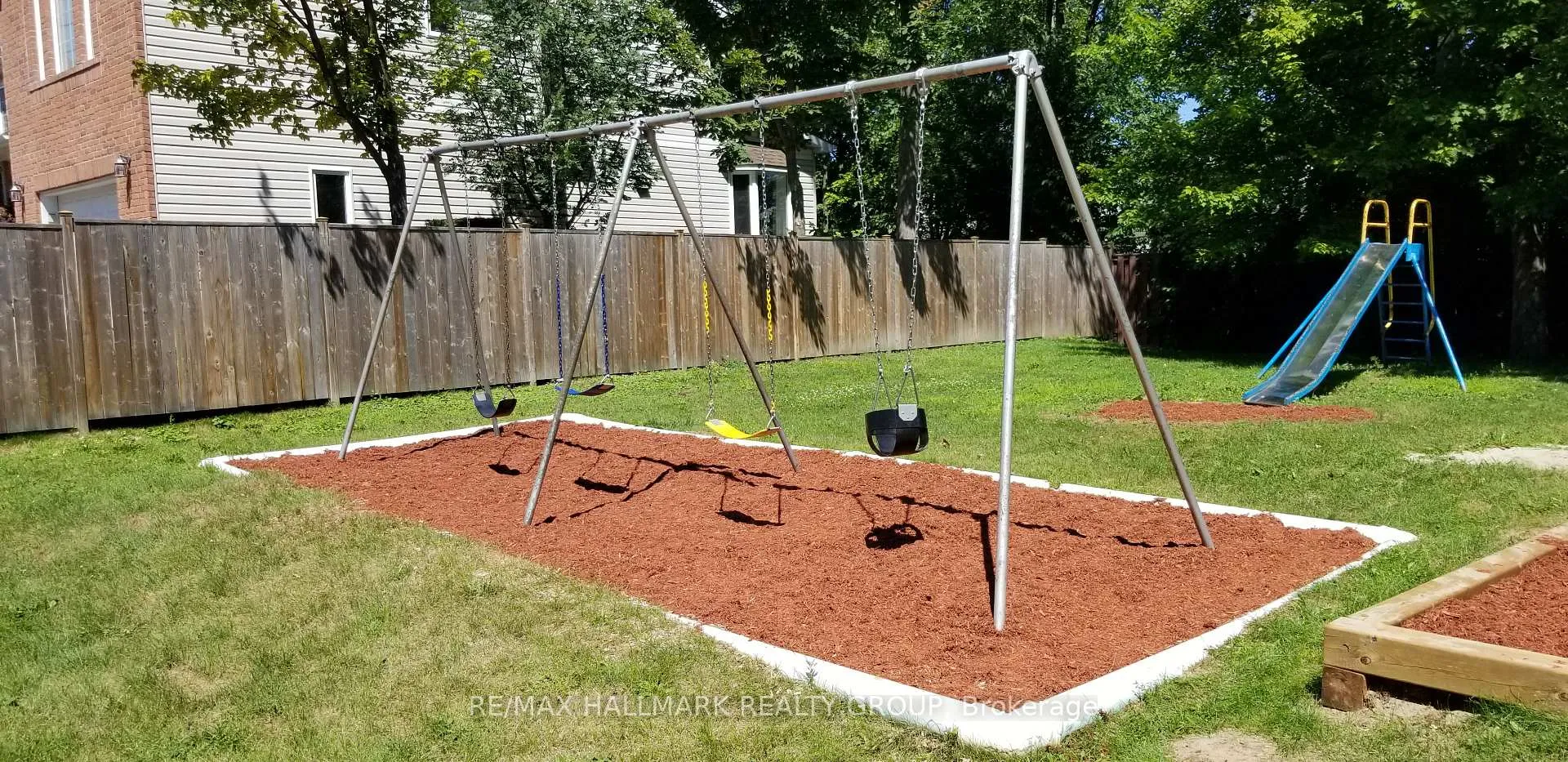 Photo 34 of Unit D, 77 Glen Park Drive, Ottawa, Blackburn Hamlet (South) — HOMEH