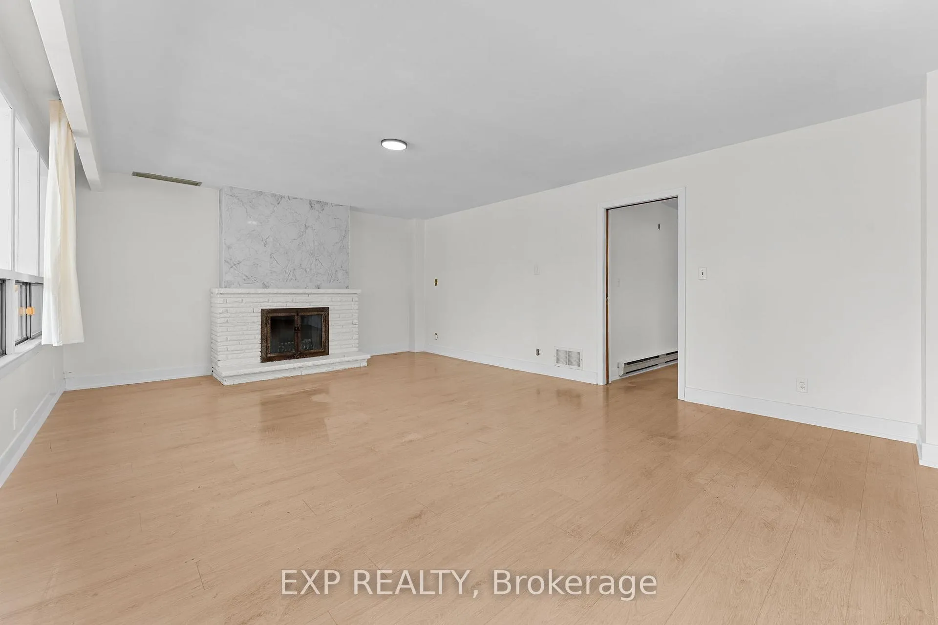 Photo 2 of Unit Unit #1, 1558 Queen Street E, Toronto, Greenwood-Coxwell — HOMEH