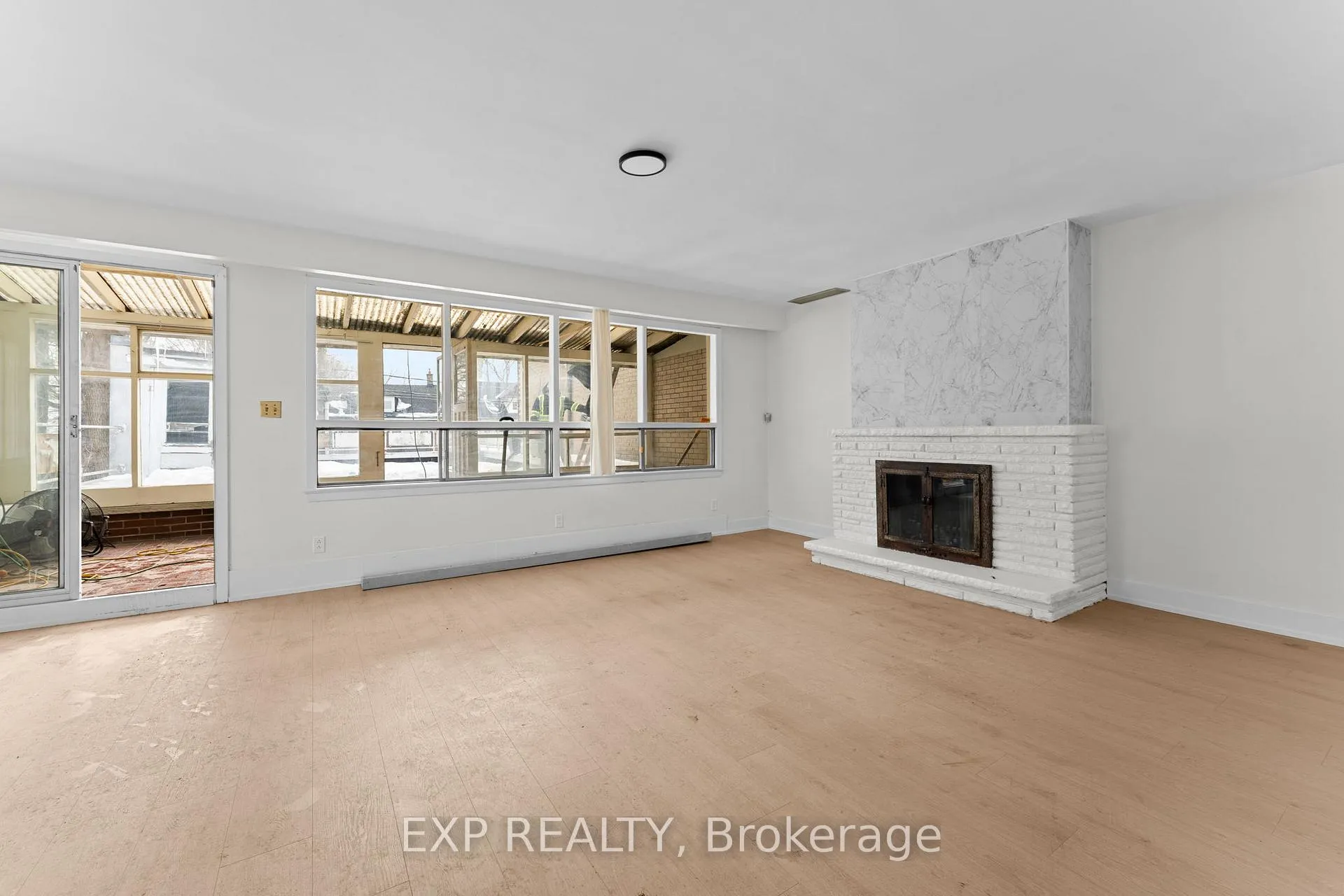 Photo 3 of Unit Unit #1, 1558 Queen Street E, Toronto, Greenwood-Coxwell — HOMEH