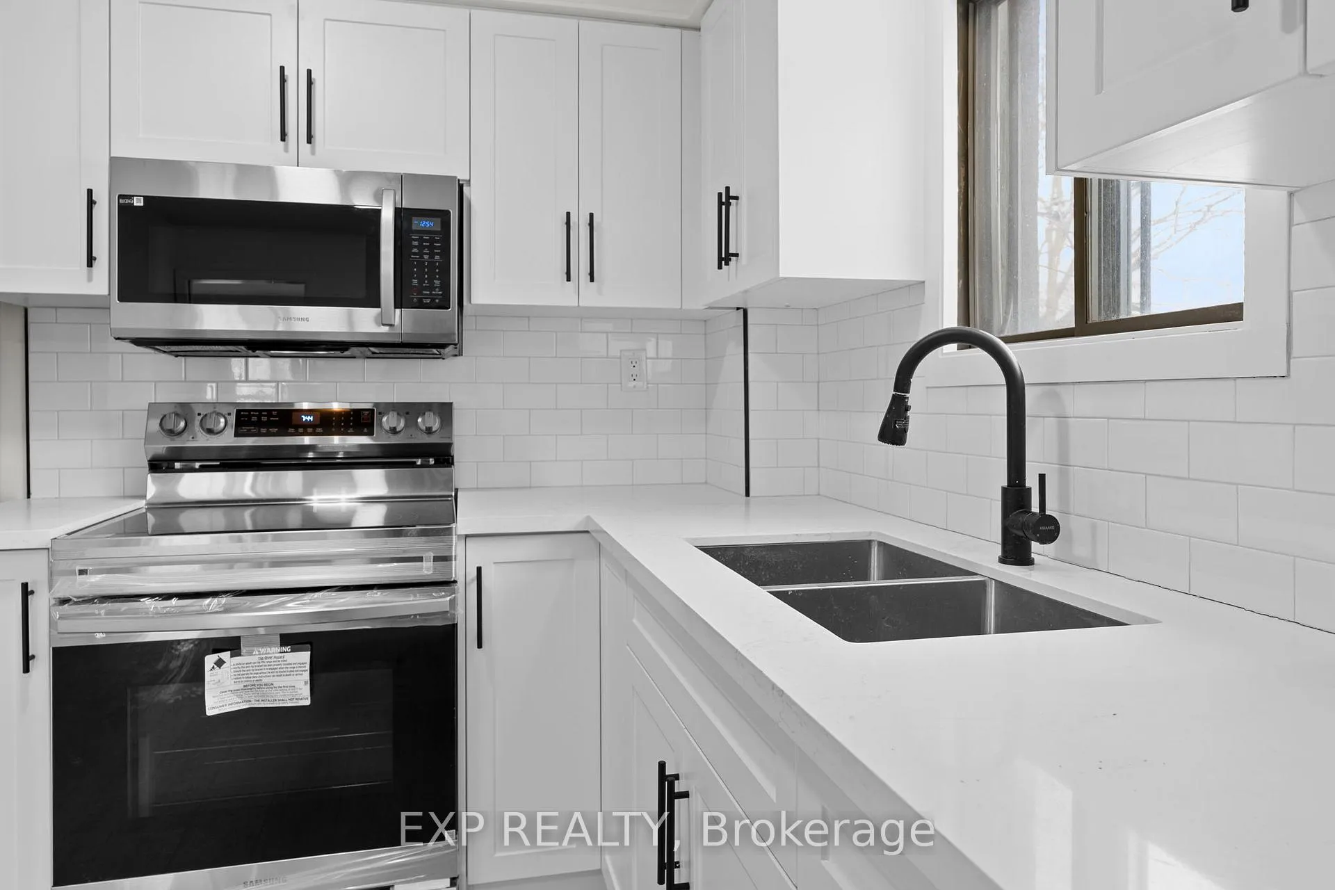 Photo 9 of Unit Unit #1, 1558 Queen Street E, Toronto, Greenwood-Coxwell — HOMEH