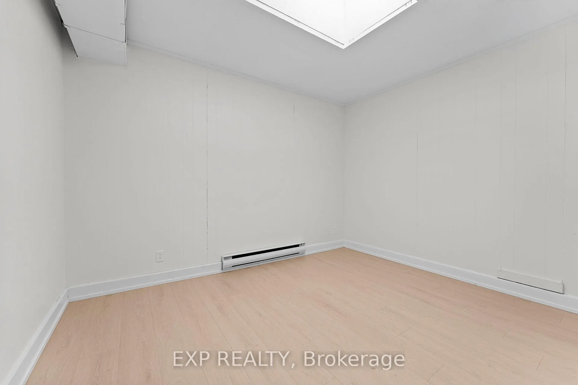 Photo 14 of Unit Unit #1, 1558 Queen Street E, Toronto, Greenwood-Coxwell — HOMEH
