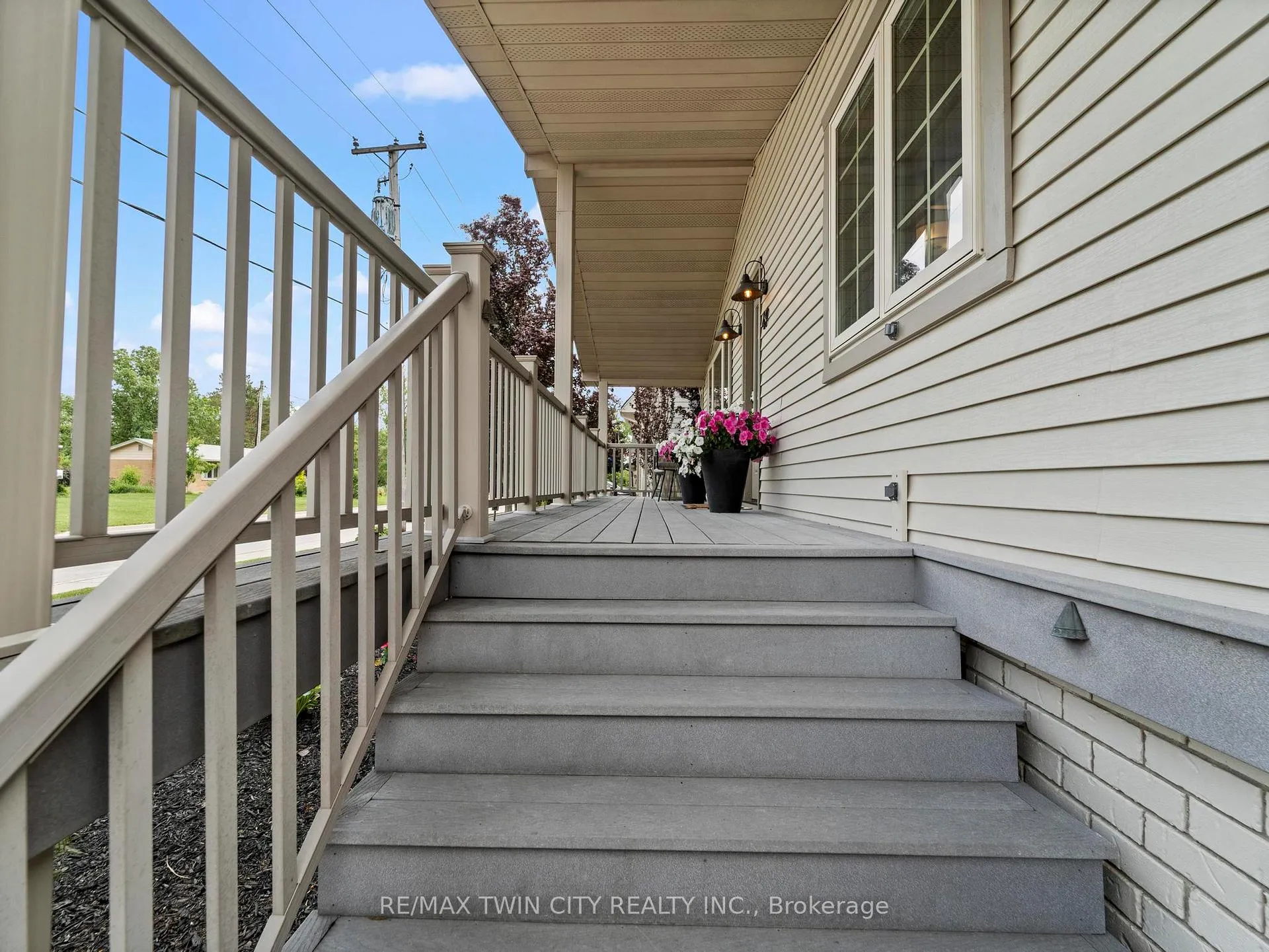 Photo 5 of 49 Gill Road, Lambton Shores, Grand Bend — HOMEH