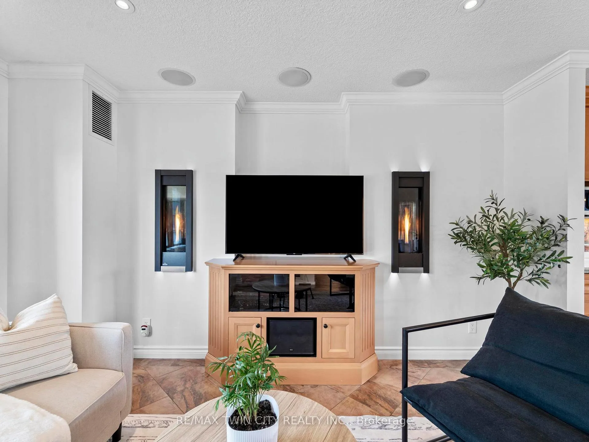 Photo 7 of 49 Gill Road, Lambton Shores, Grand Bend — HOMEH