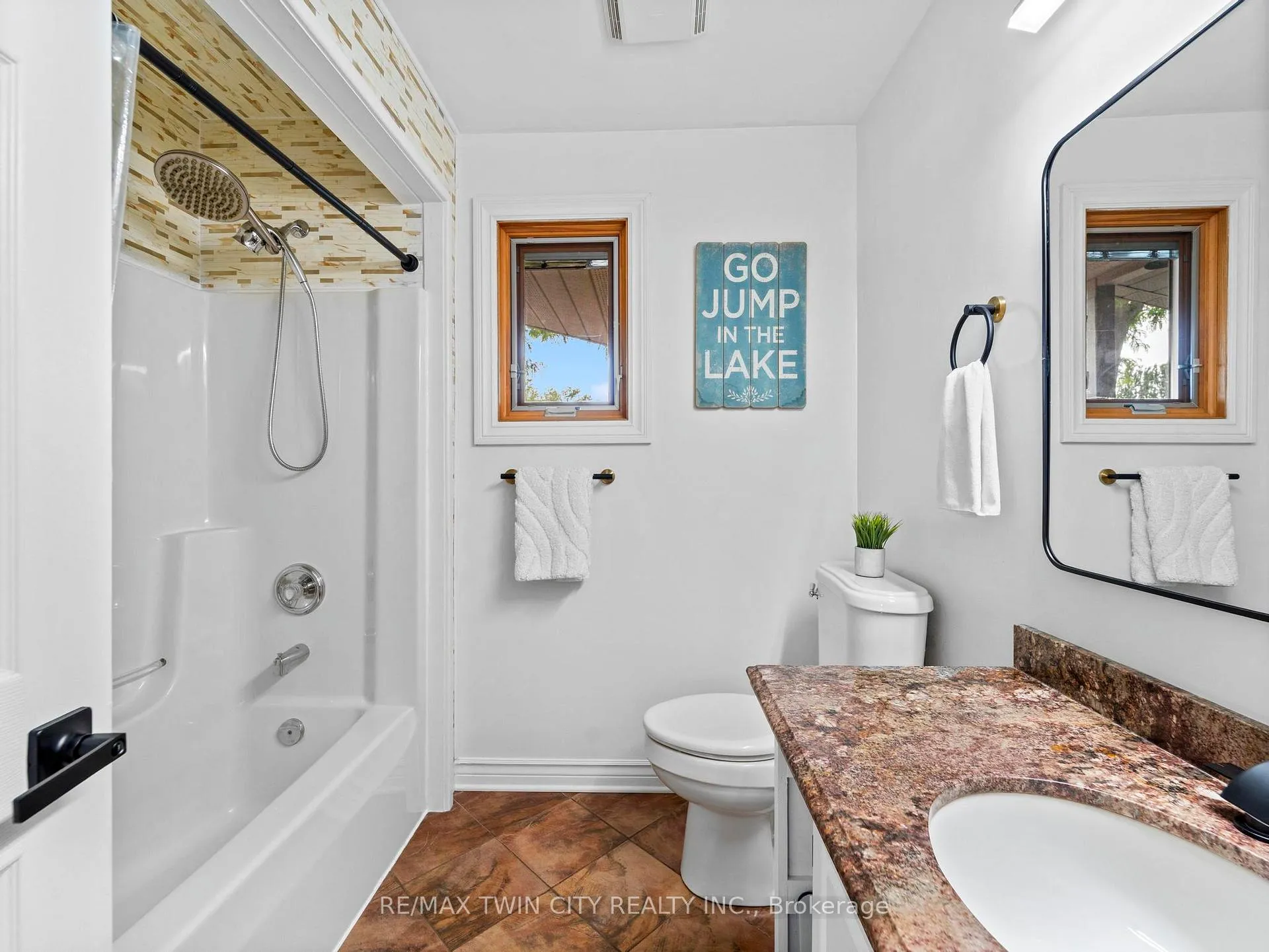 Photo 21 of 49 Gill Road, Lambton Shores, Grand Bend — HOMEH