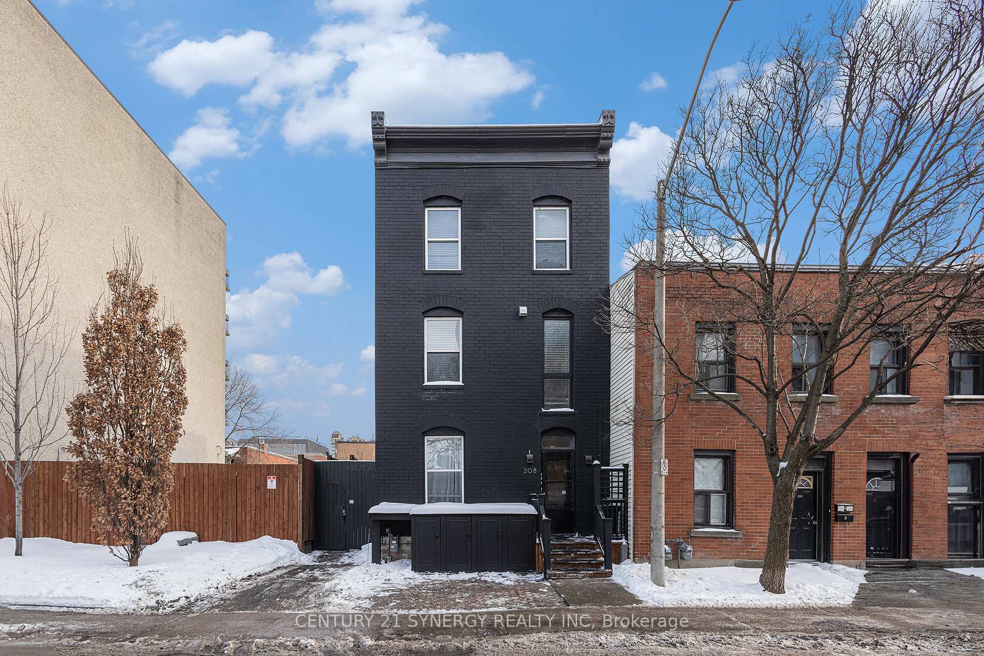 Front of 208 Clarence Street