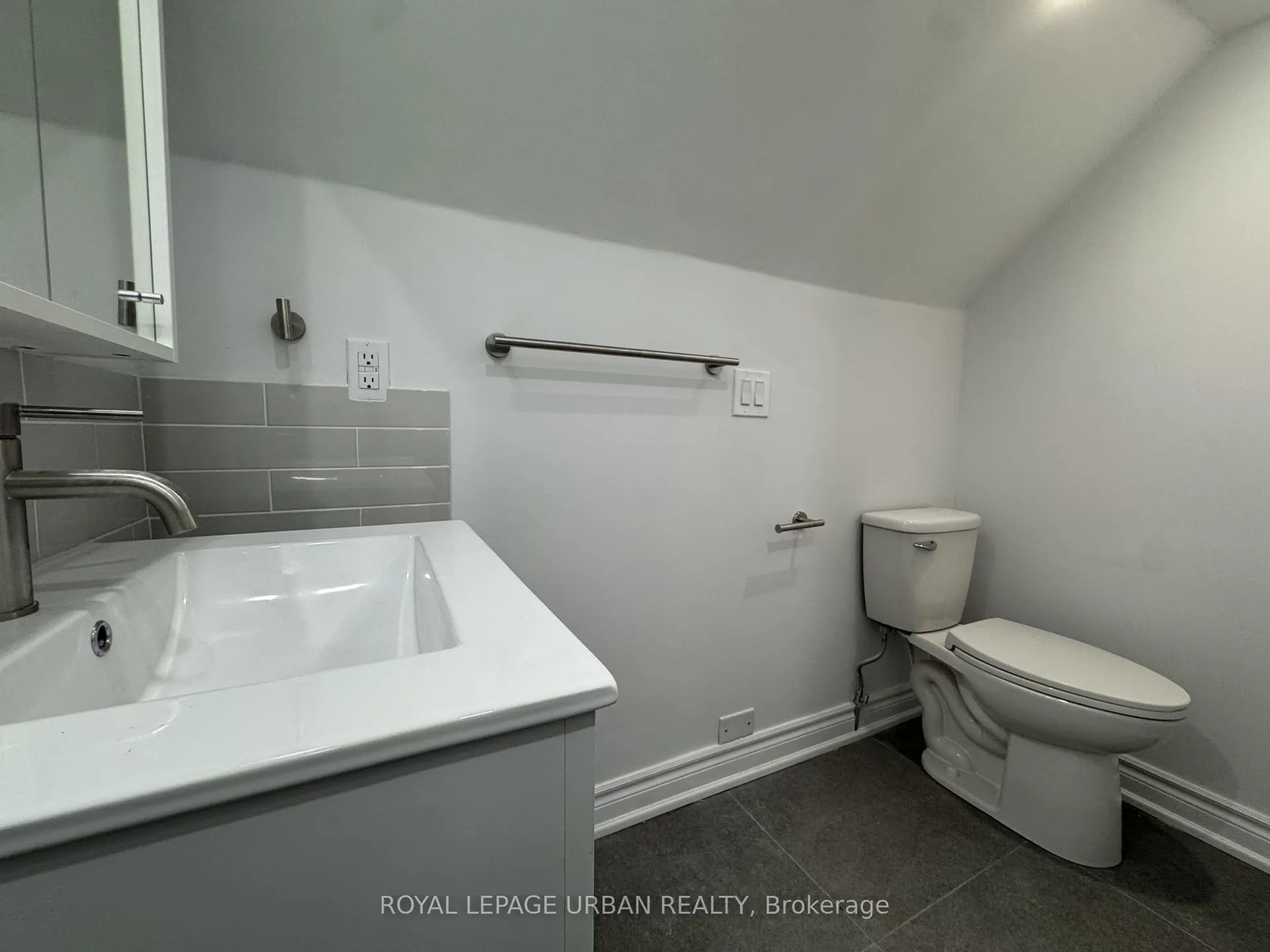 Photo 8 of Unit Unit 5, 12 Gertrude Place, Toronto, Danforth — HOMEH