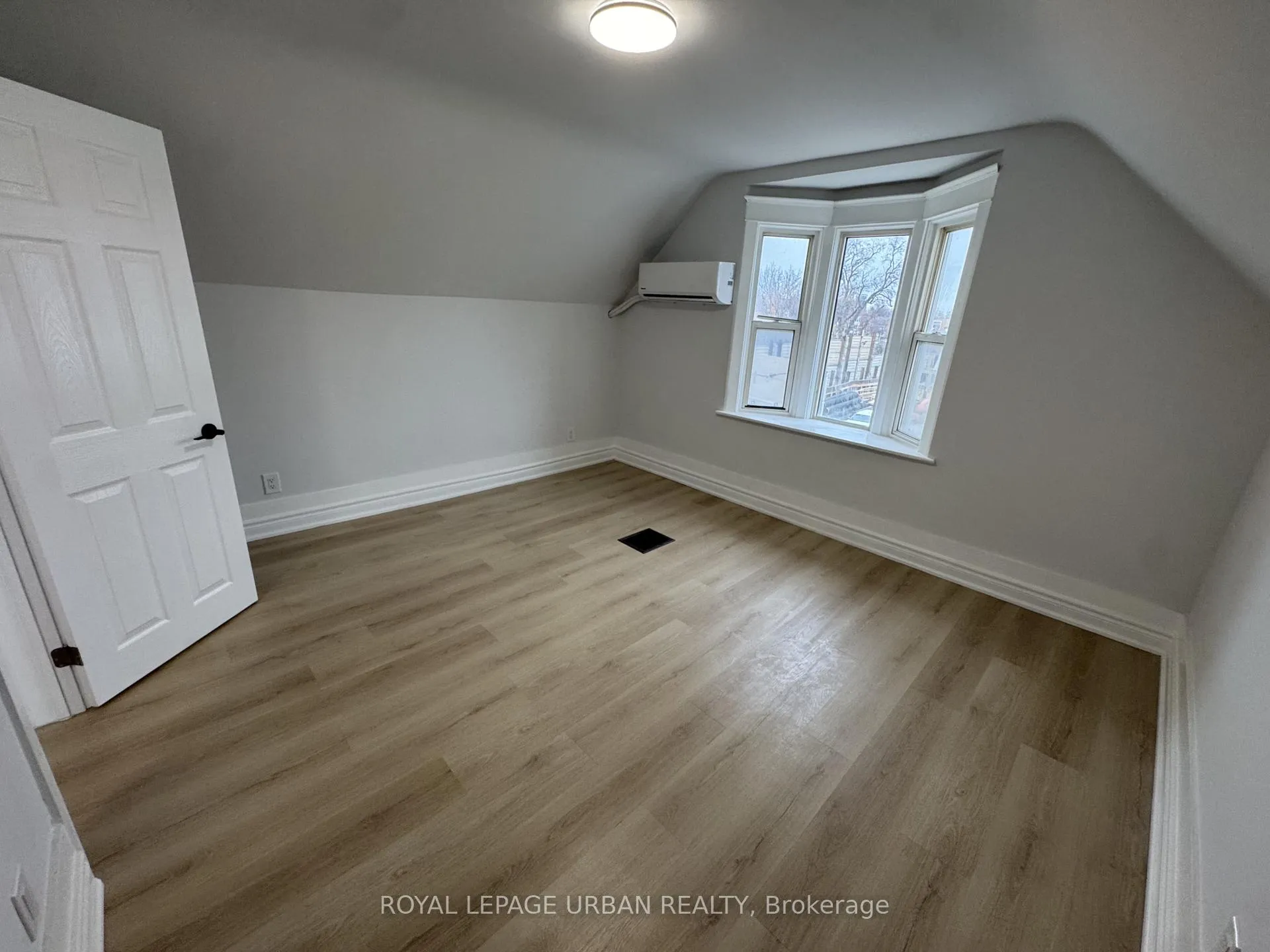 Photo 9 of Unit Unit 5, 12 Gertrude Place, Toronto, Danforth — HOMEH