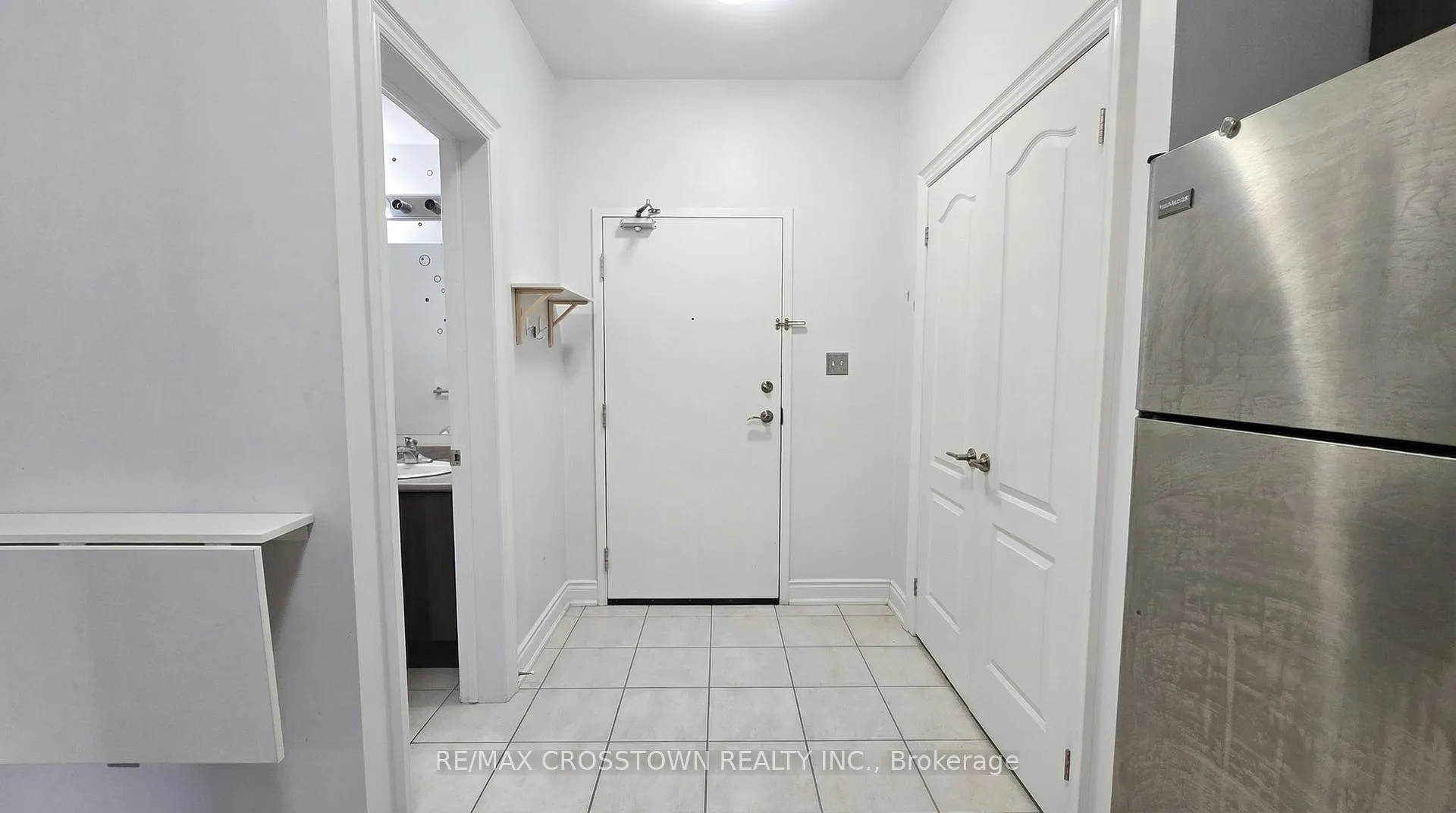 Photo 3 of Unit 410, 42 Ferndale Drive, Barrie, Ardagh — HOMEH