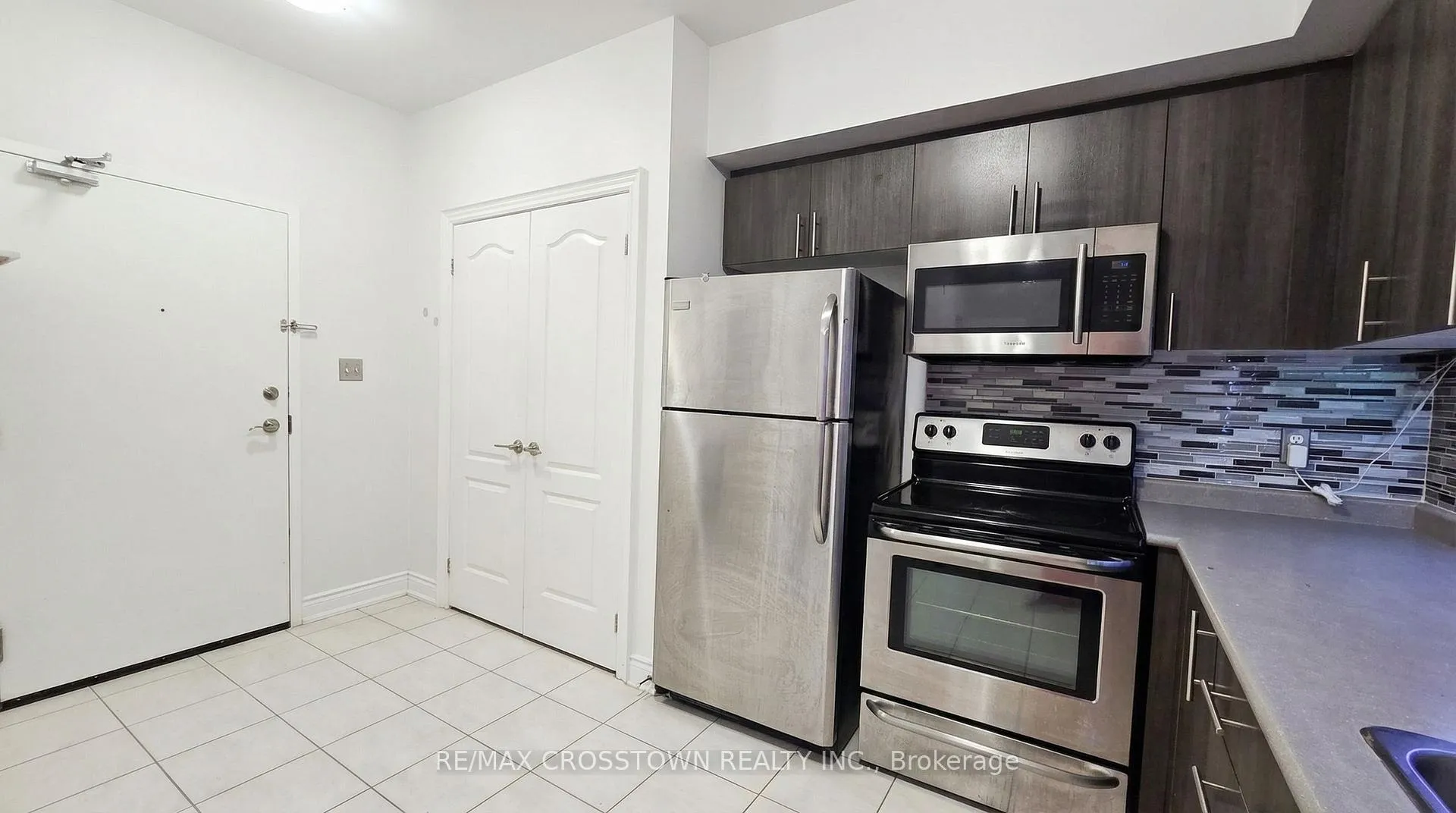 Photo 4 of Unit 410, 42 Ferndale Drive, Barrie, Ardagh — HOMEH