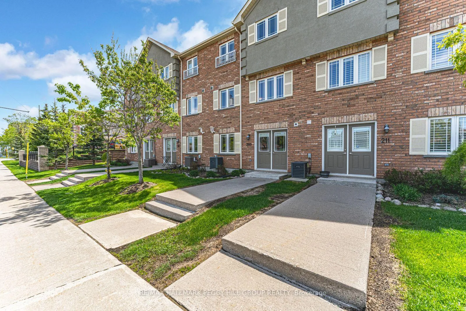 Front of Unit 35, 209 Harvie Road