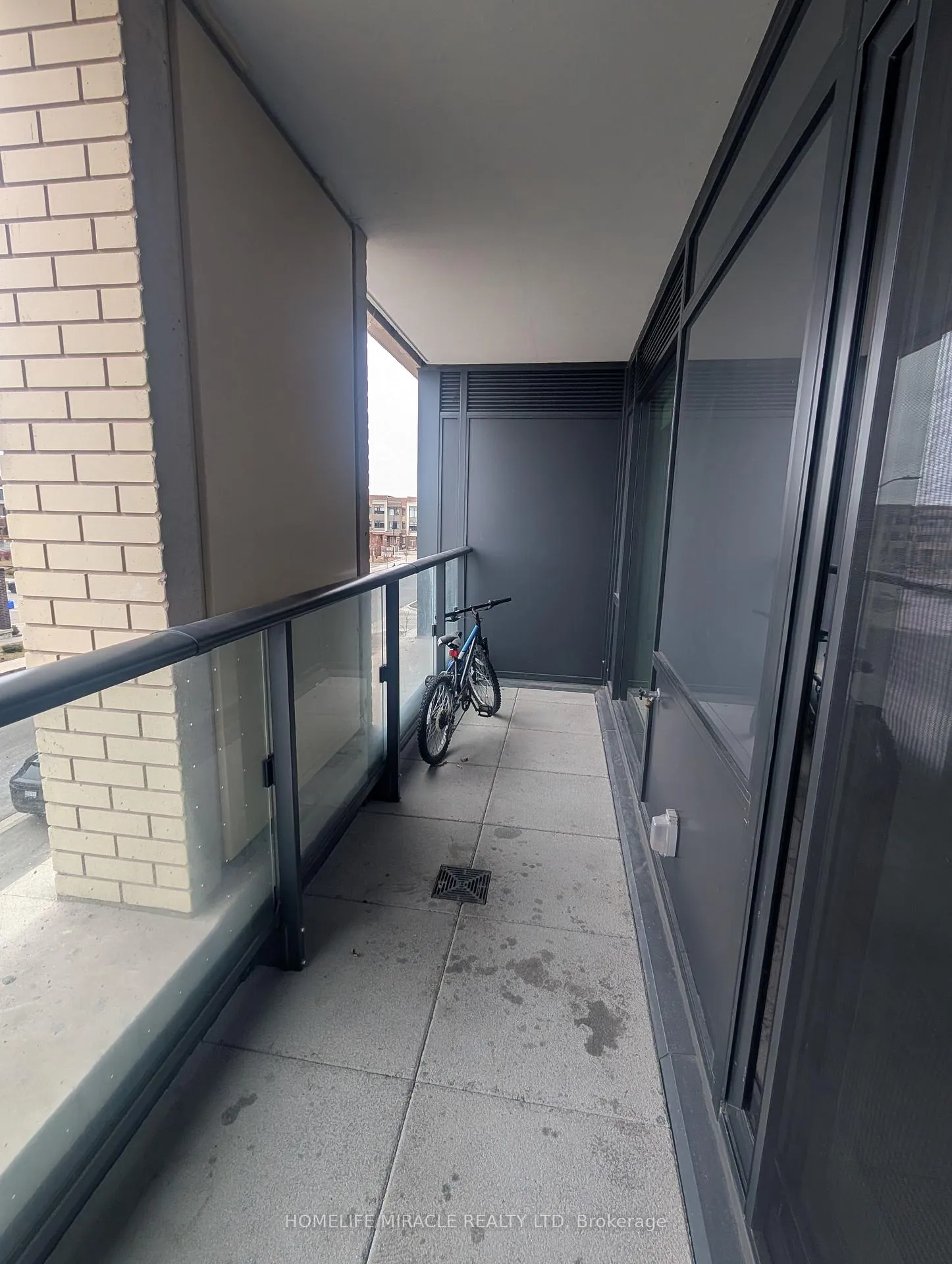 Photo 6 of Unit 206, 120 Eagle Rock Way, Vaughan, Rural Vaughan — HOMEH