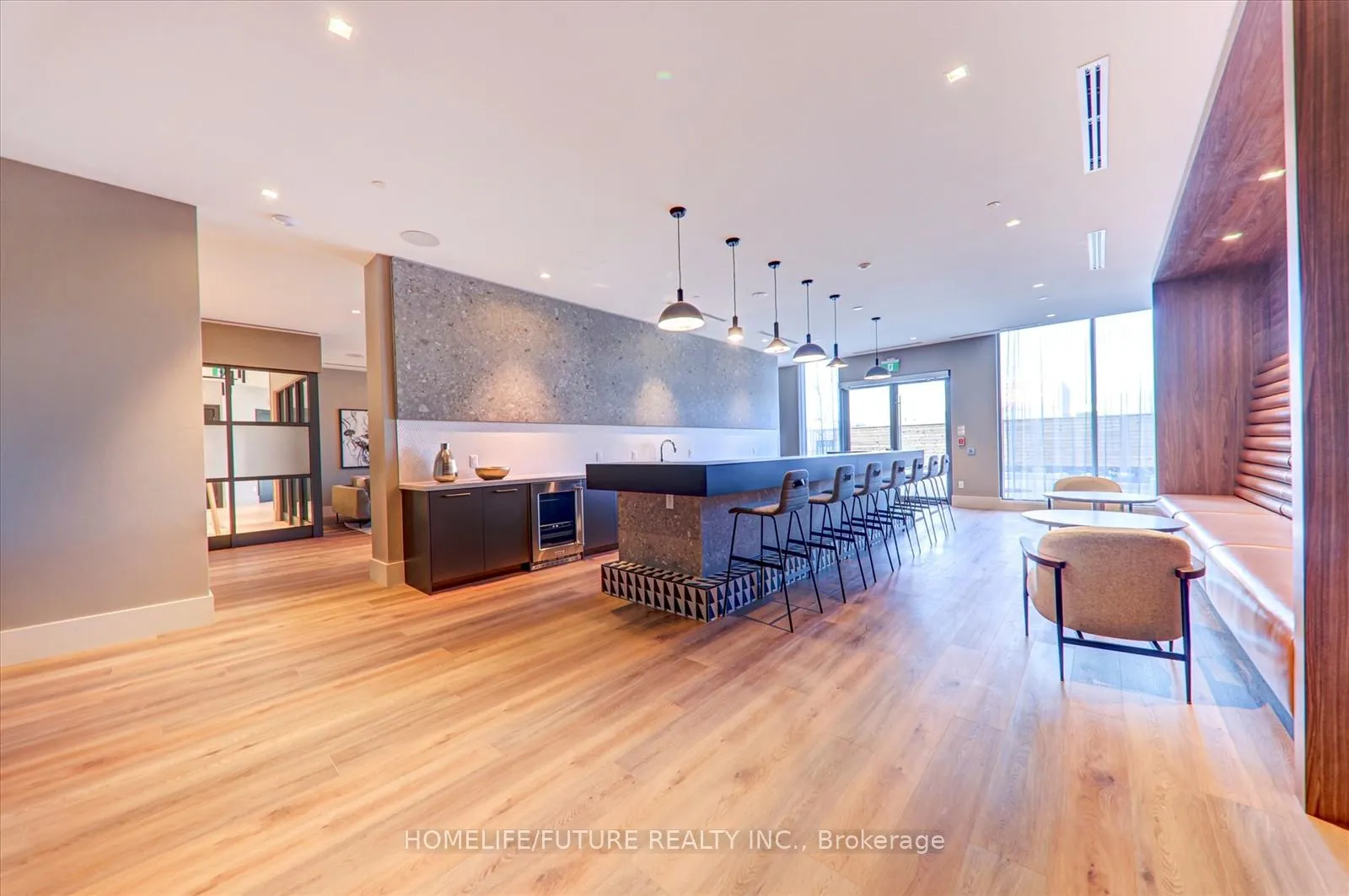 Photo 4 of Unit 1402, 2545 Simcoe Street N, Oshawa, Windfields — HOMEH
