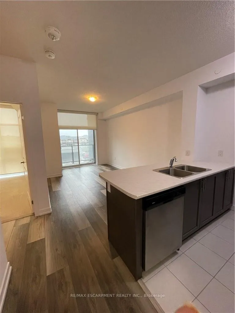 Photo 7 of Unit 214, 450 Dundas Street E, Hamilton, Waterdown — HOMEH