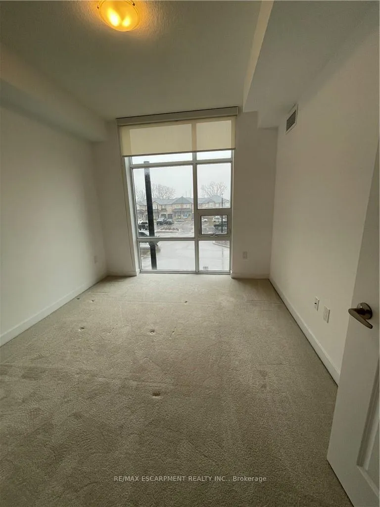 Photo 10 of Unit 214, 450 Dundas Street E, Hamilton, Waterdown — HOMEH