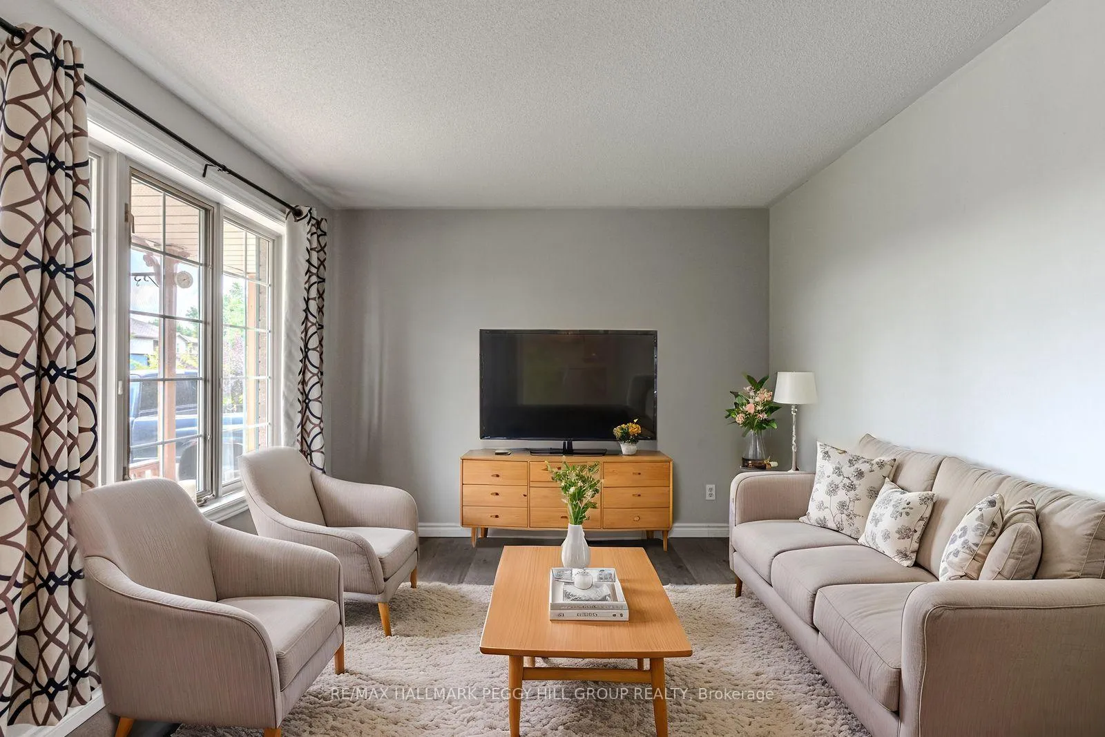 Photo 4 of 55 Marlow Circle, Springwater, Hillsdale — HOMEH