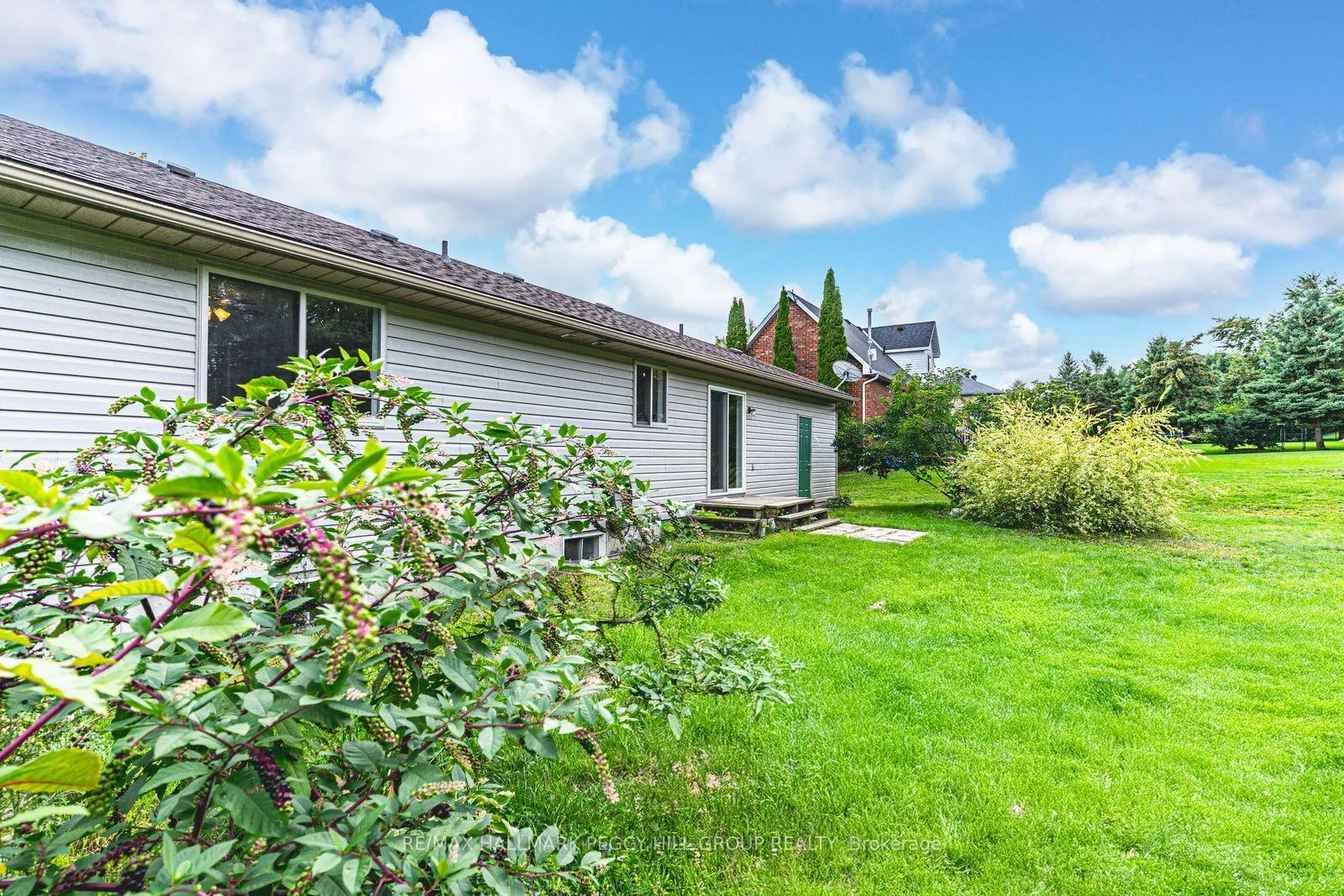 Photo 9 of 55 Marlow Circle, Springwater, Hillsdale — HOMEH