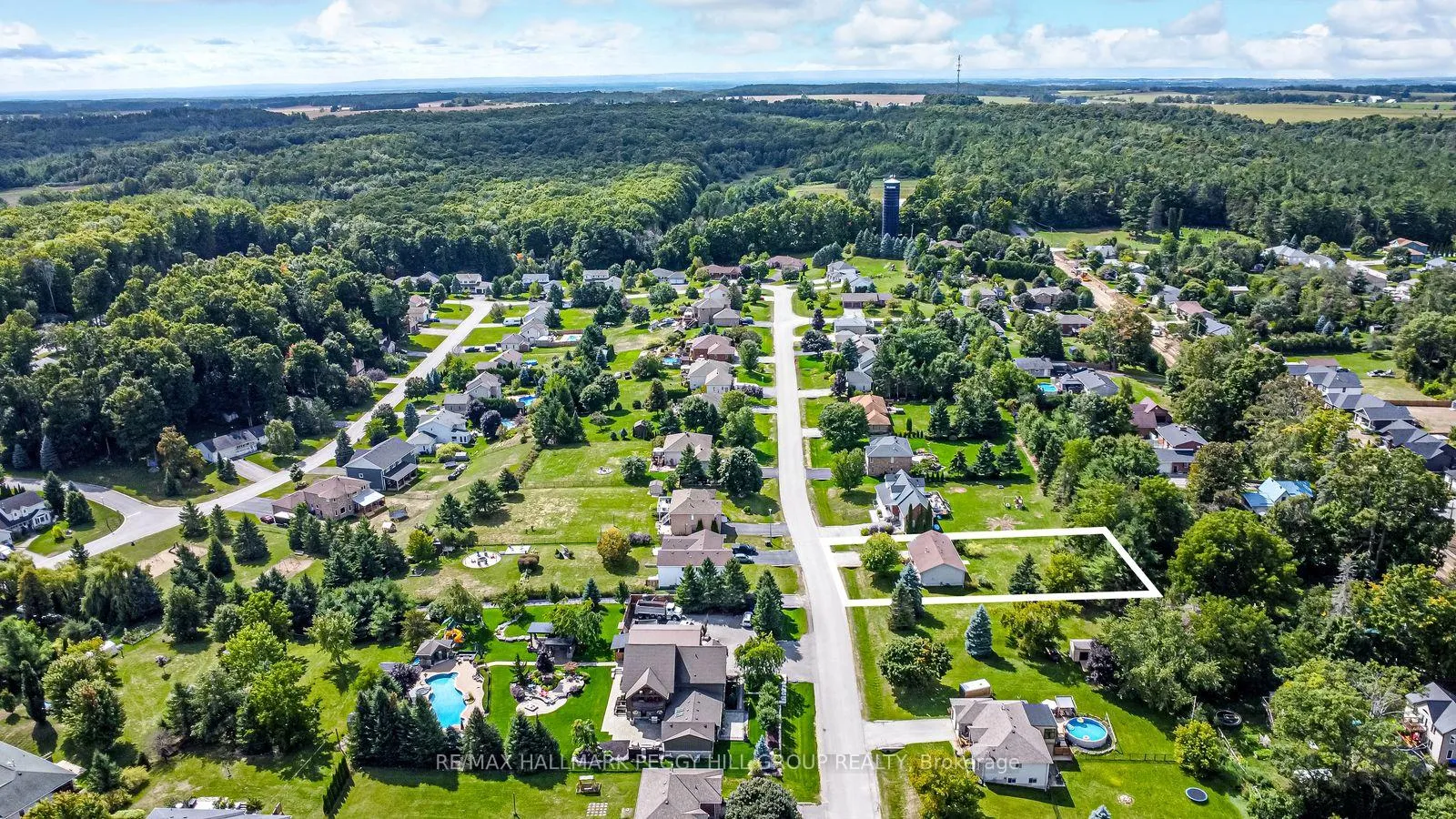 Photo 13 of 55 Marlow Circle, Springwater, Hillsdale — HOMEH
