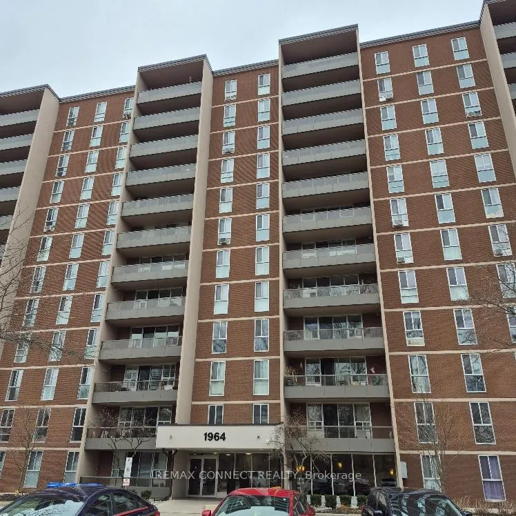 Front of Unit 904, 1964 Main Street W