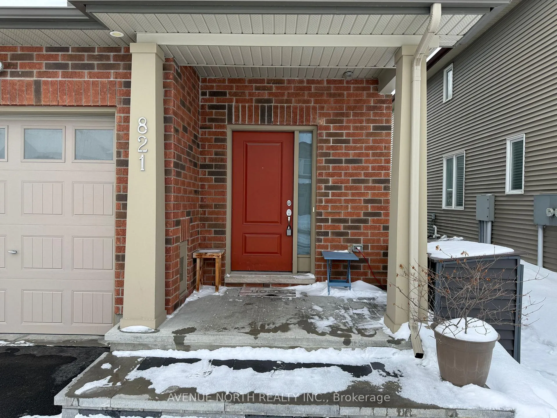 Photo 2 of 821 Cedar Creek Drive, Ottawa, Blossom Park/Kemp Park/Findlay Creek — HOMEH