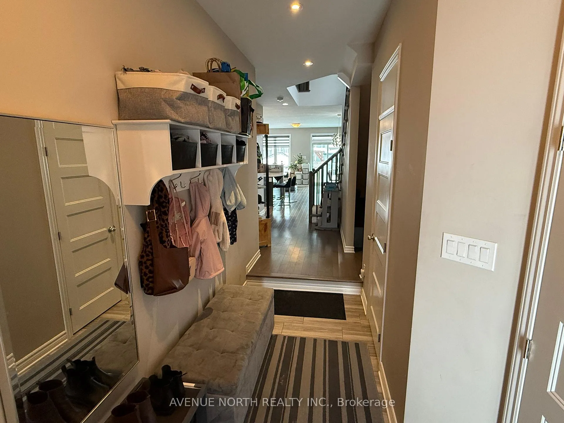 Photo 4 of 821 Cedar Creek Drive, Ottawa, Blossom Park/Kemp Park/Findlay Creek — HOMEH