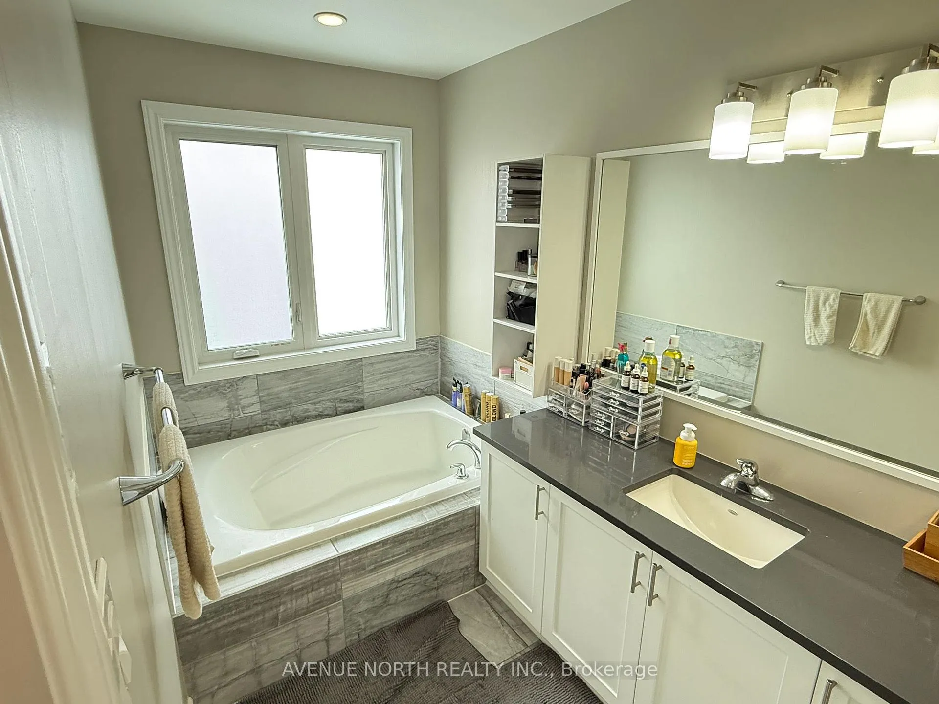 Photo 27 of 821 Cedar Creek Drive, Ottawa, Blossom Park/Kemp Park/Findlay Creek — HOMEH