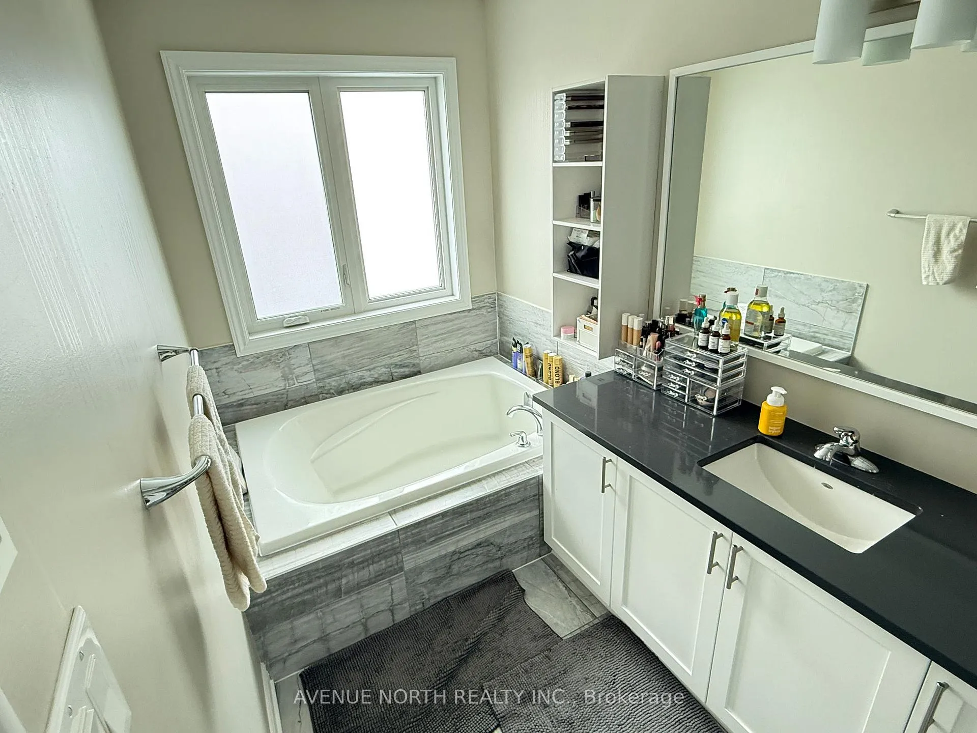 Photo 28 of 821 Cedar Creek Drive, Ottawa, Blossom Park/Kemp Park/Findlay Creek — HOMEH