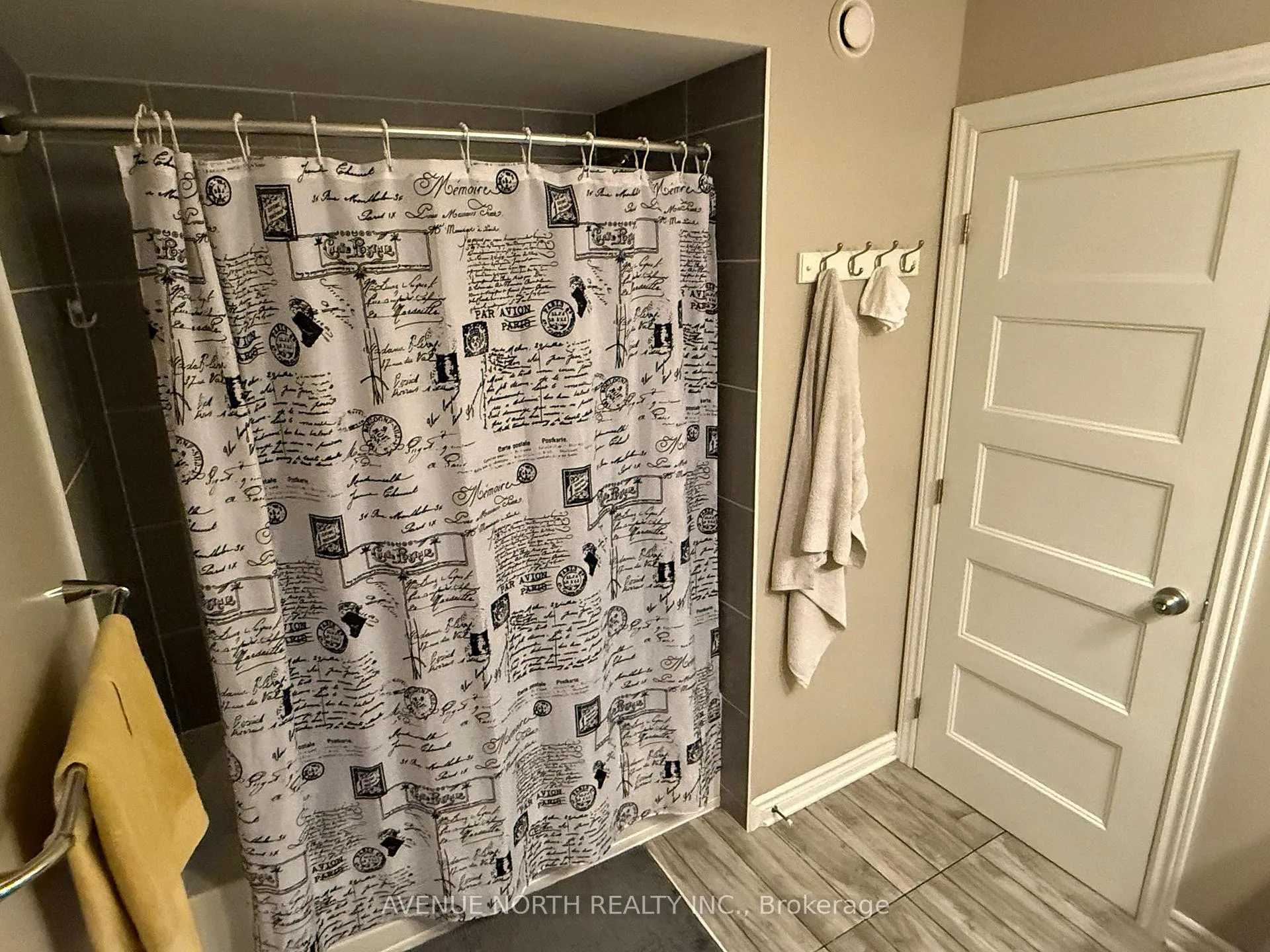 Photo 33 of 821 Cedar Creek Drive, Ottawa, Blossom Park/Kemp Park/Findlay Creek — HOMEH
