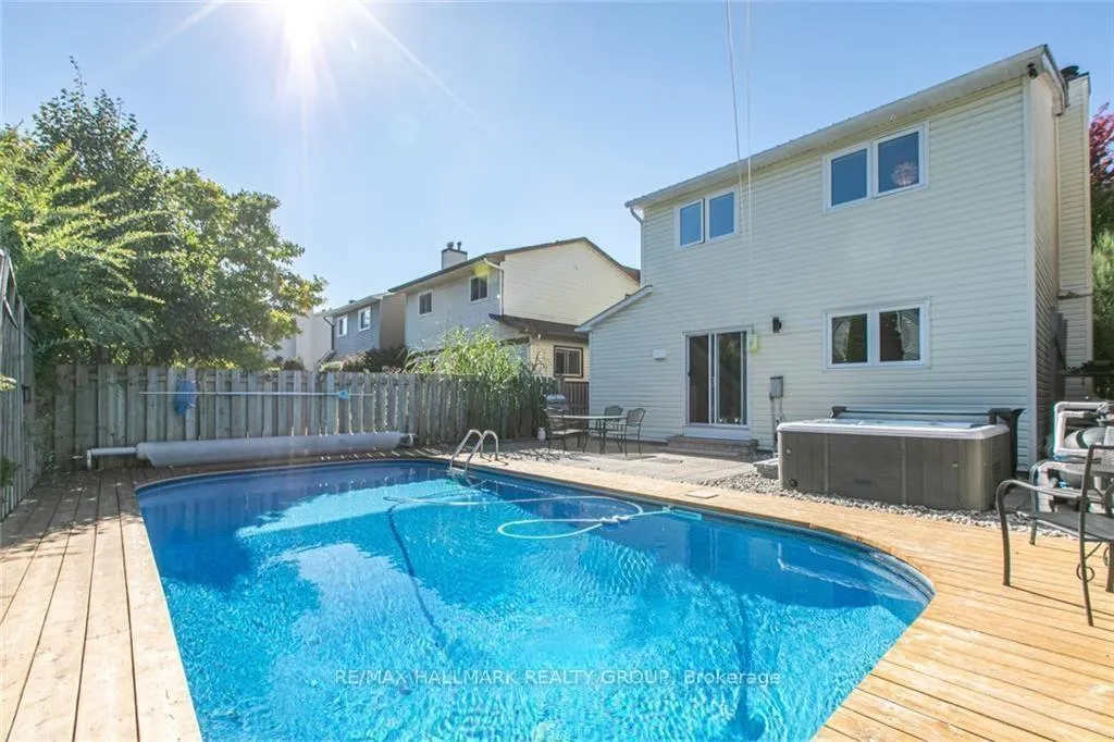 Photo 3 of 1488 Meadowbrook Road, Ottawa, Pineview — HOMEH