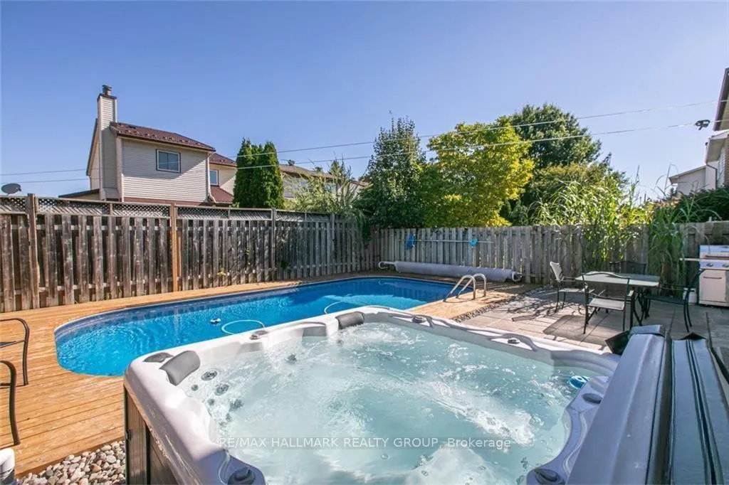Photo 5 of 1488 Meadowbrook Road, Ottawa, Pineview — HOMEH