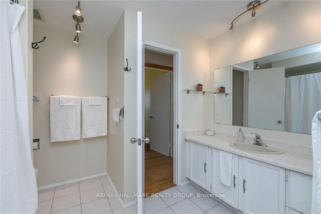 Photo 21 of 1488 Meadowbrook Road, Ottawa, Pineview — HOMEH