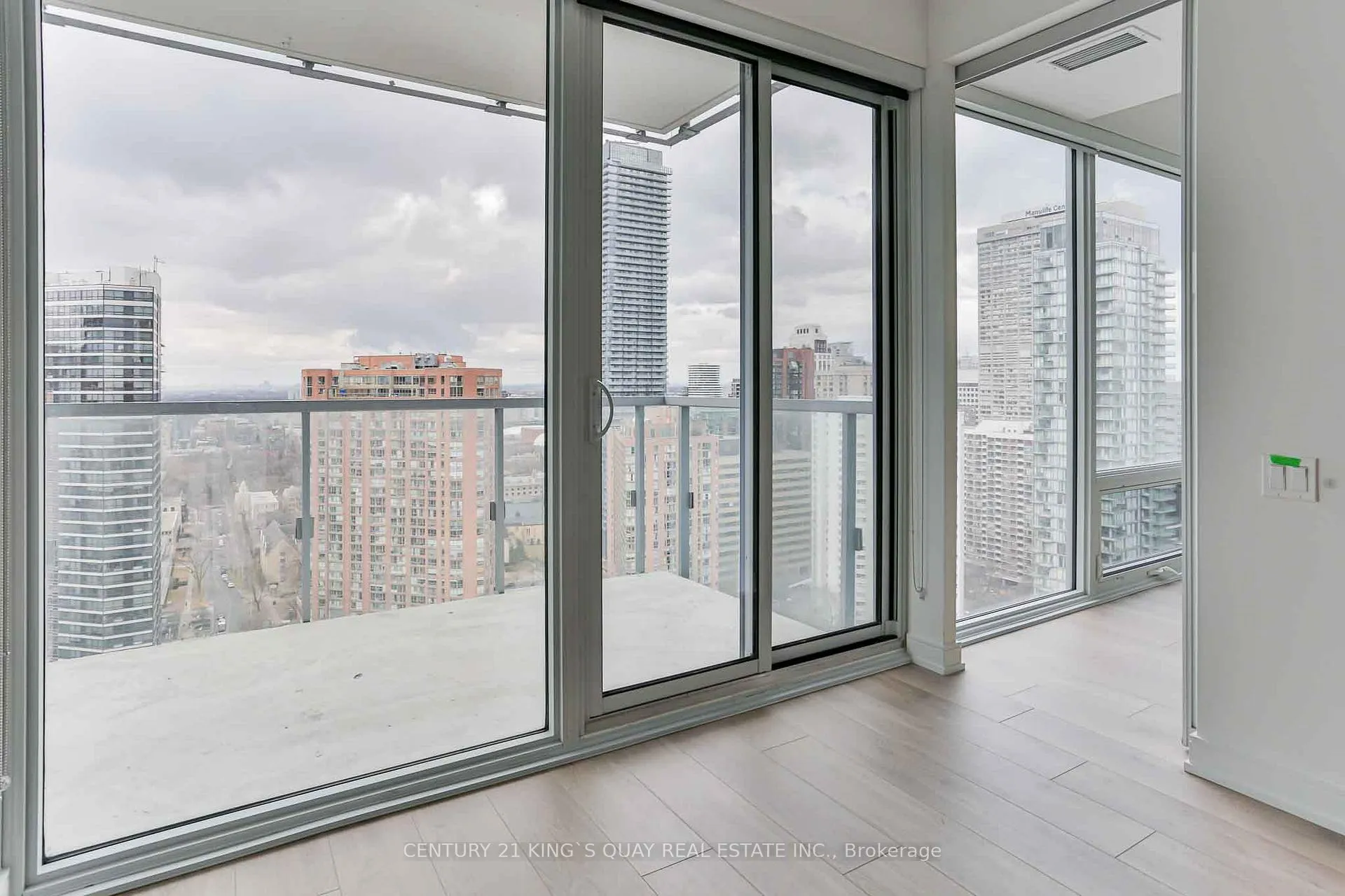 Photo 5 of Unit 2913, 3 Gloucester Street, Toronto, Church-Yonge Corridor — HOMEH