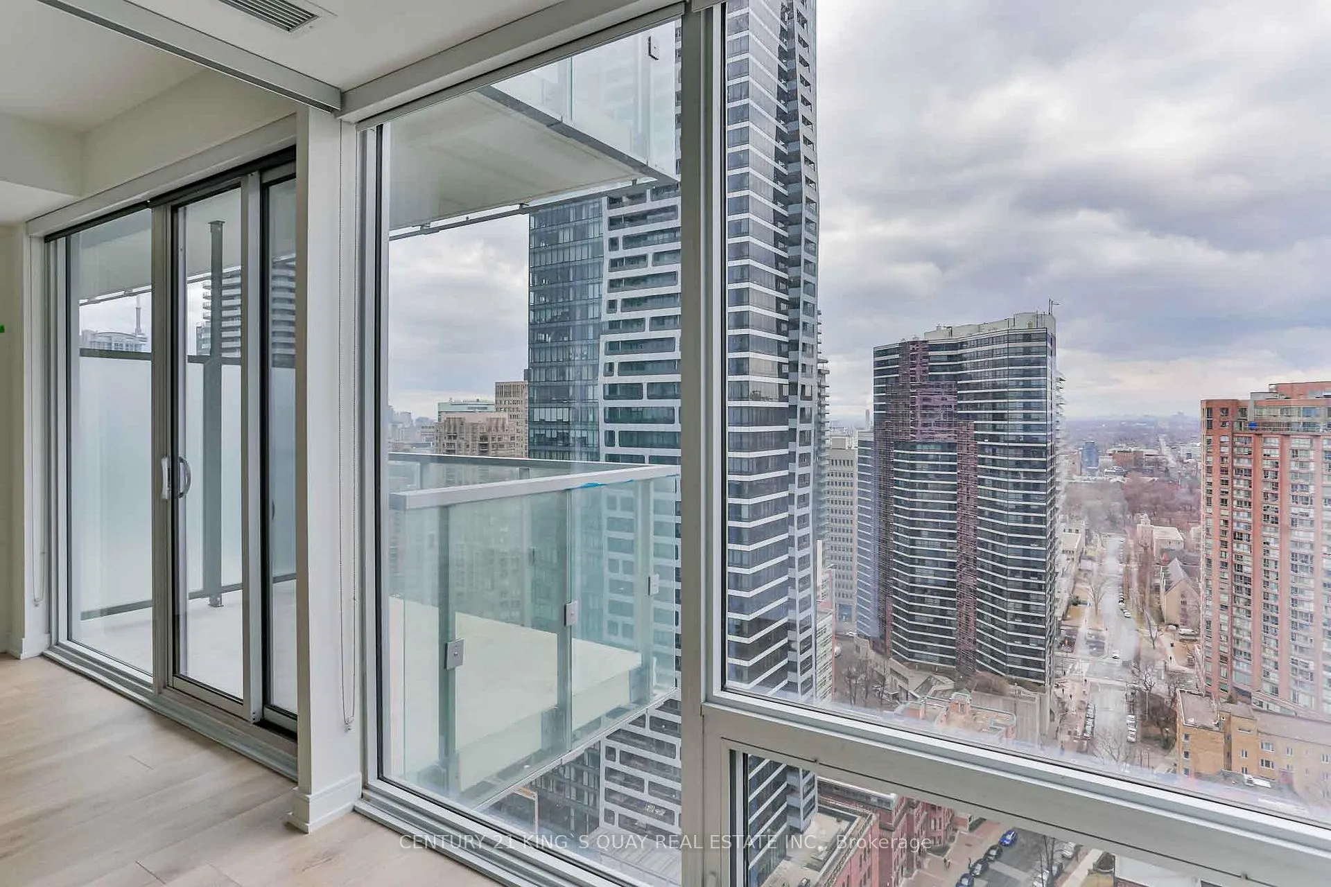 Photo 8 of Unit 2913, 3 Gloucester Street, Toronto, Church-Yonge Corridor — HOMEH