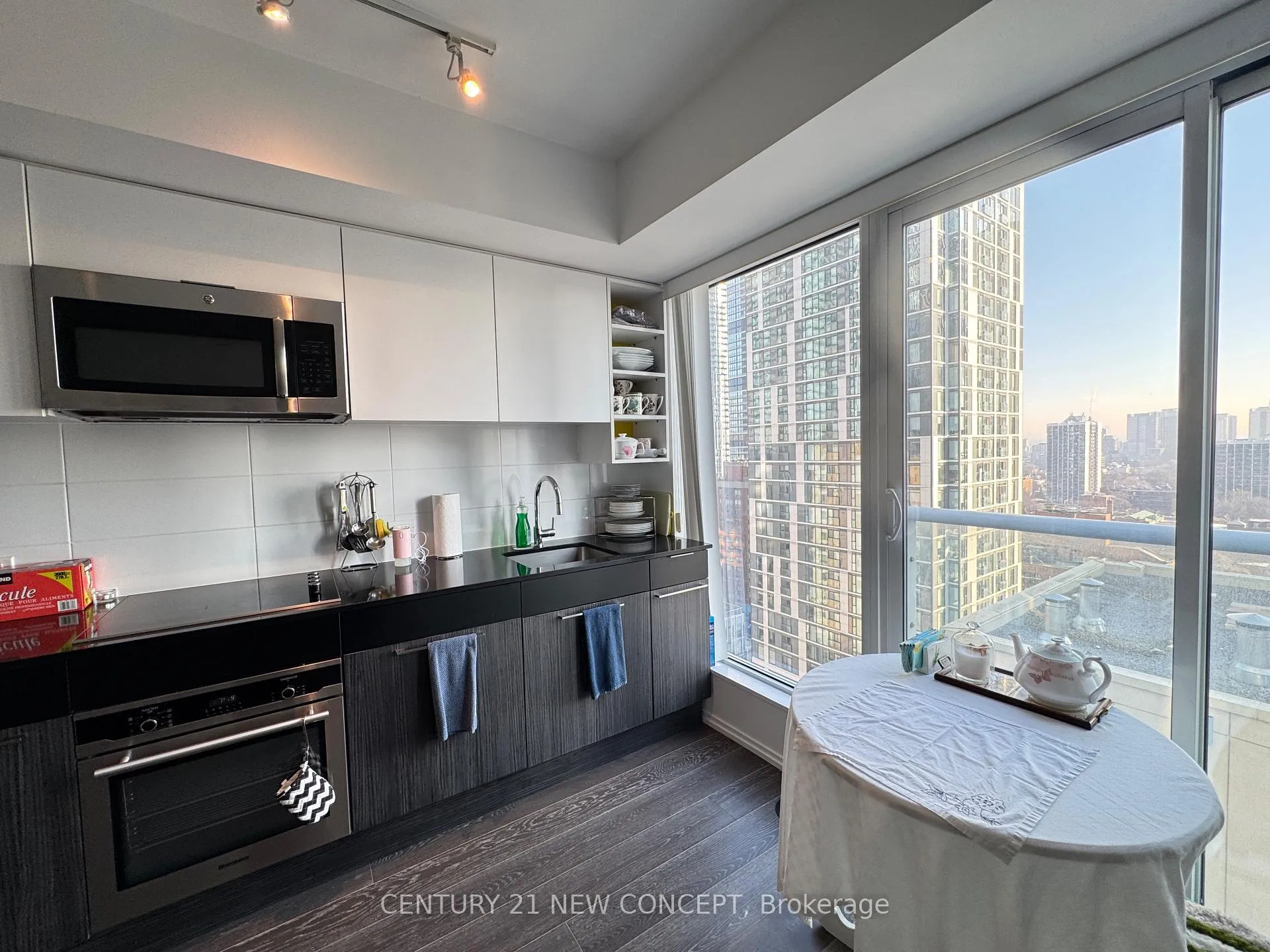 Photo 9 of Unit 1911, 68 Shuter Street, Toronto, Church-Yonge Corridor — HOMEH