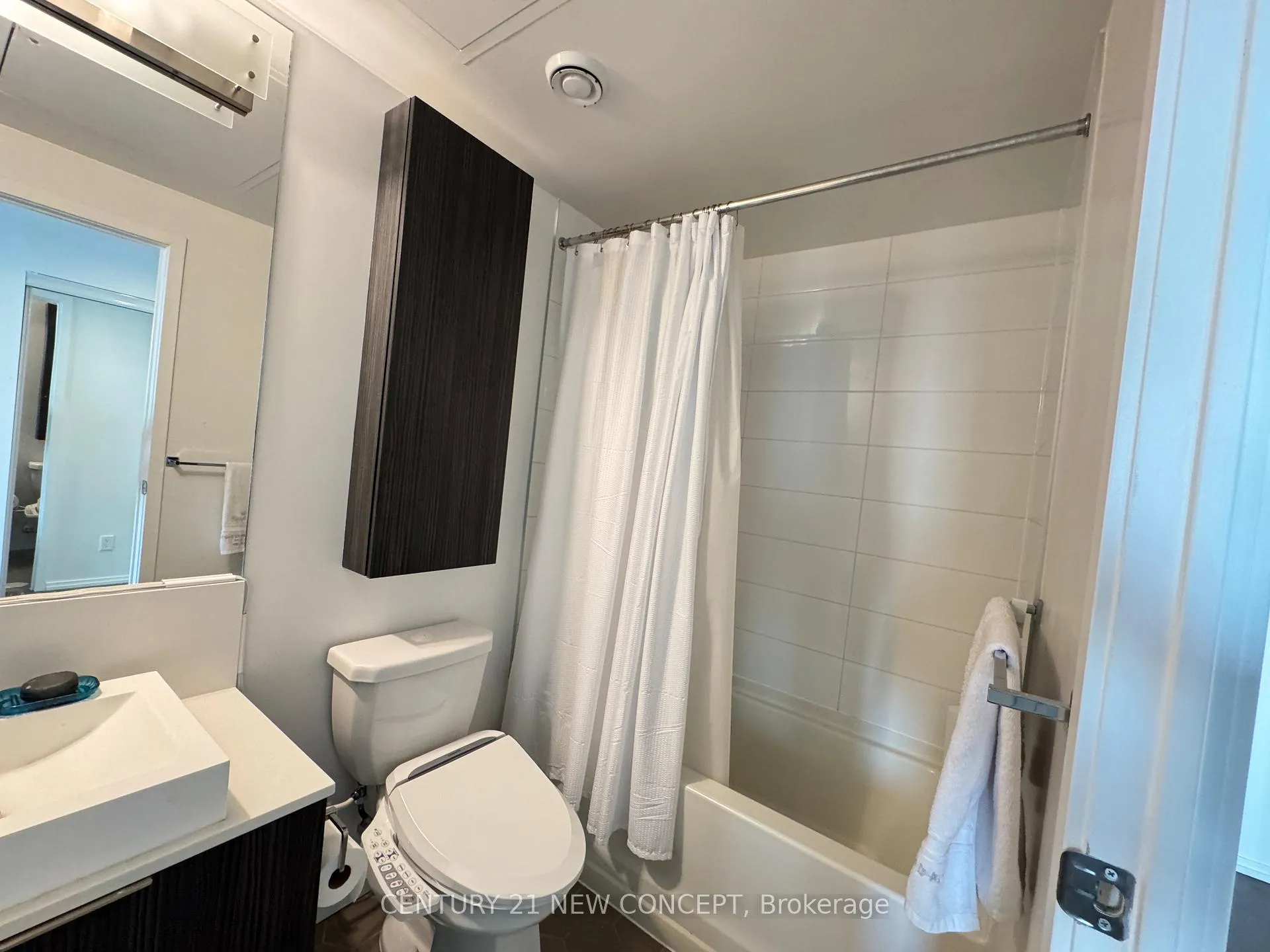 Photo 12 of Unit 1911, 68 Shuter Street, Toronto, Church-Yonge Corridor — HOMEH