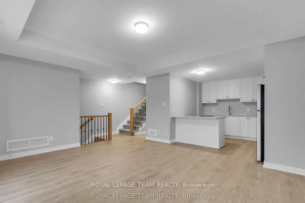Photo 5 of 1004 Parnian Private, Ottawa, Barrhaven - Half Moon Bay — HOMEH