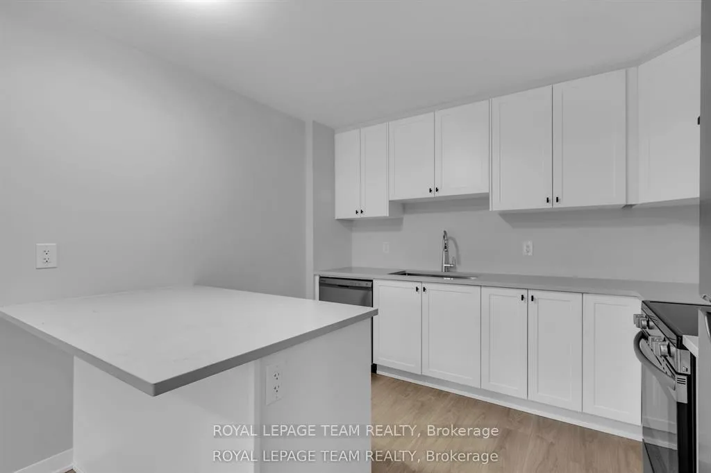 Photo 9 of 1004 Parnian Private, Ottawa, Barrhaven - Half Moon Bay — HOMEH
