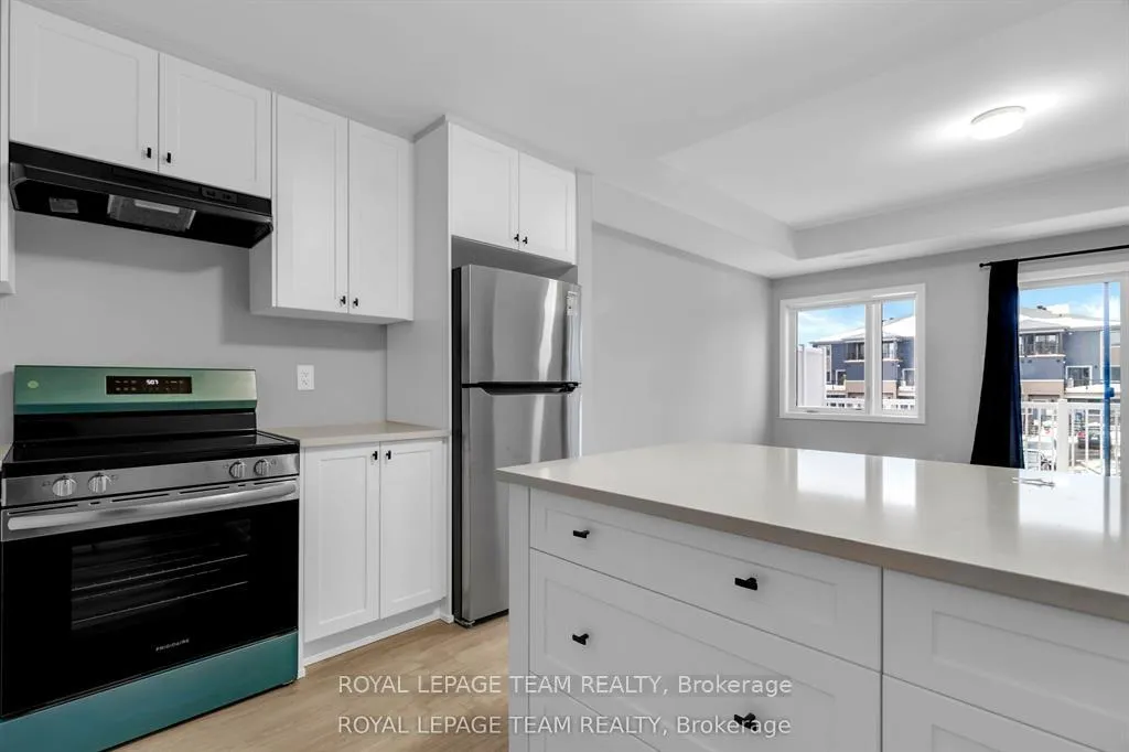 Photo 10 of 1004 Parnian Private, Ottawa, Barrhaven - Half Moon Bay — HOMEH