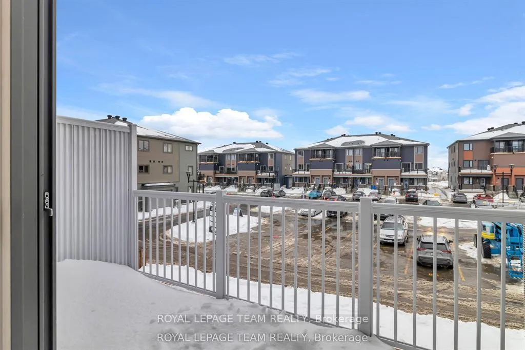 Photo 12 of 1004 Parnian Private, Ottawa, Barrhaven - Half Moon Bay — HOMEH