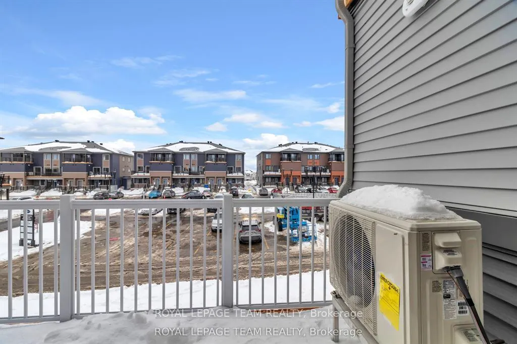 Photo 13 of 1004 Parnian Private, Ottawa, Barrhaven - Half Moon Bay — HOMEH