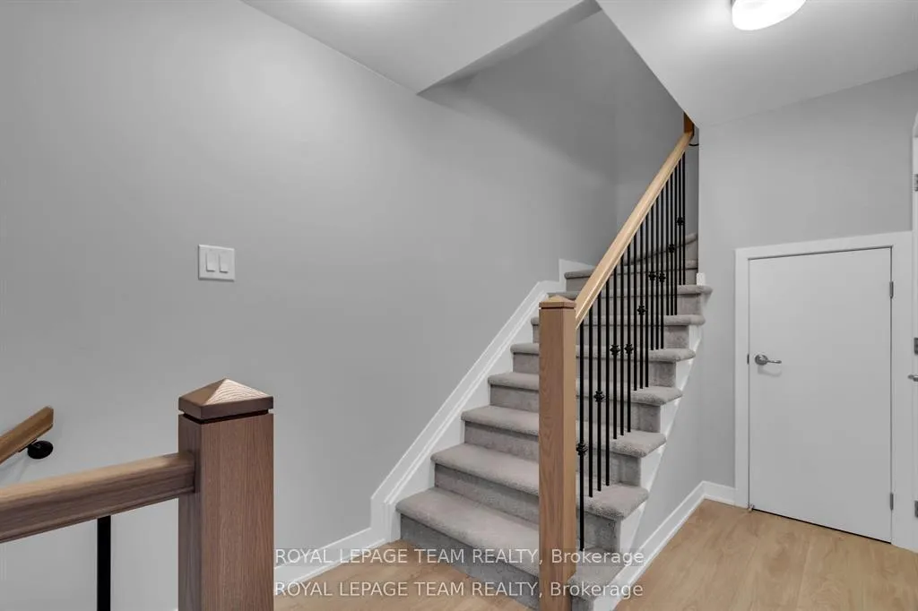Photo 14 of 1004 Parnian Private, Ottawa, Barrhaven - Half Moon Bay — HOMEH