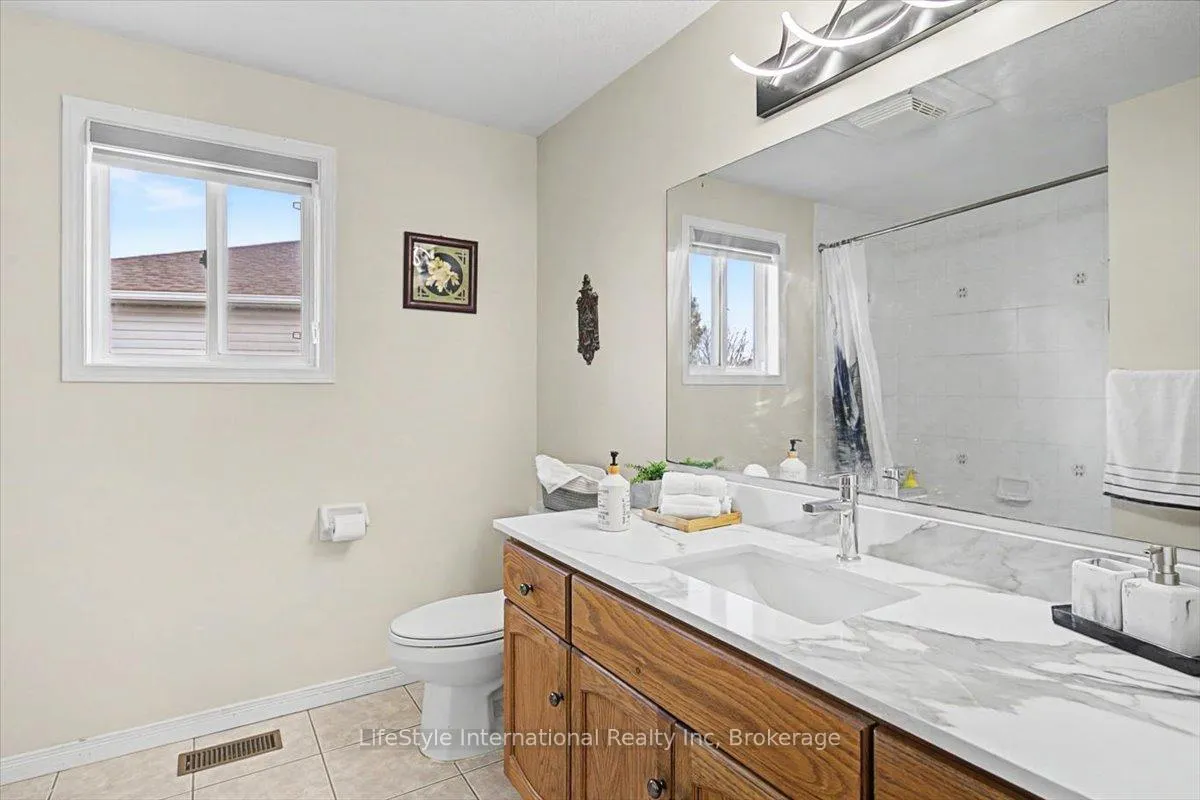 Photo 23 of 56 Raspberry Lane, Guelph, Grange Road — HOMEH