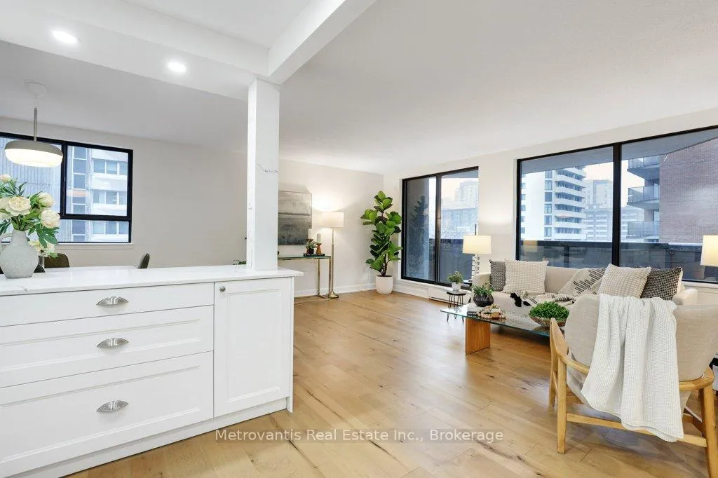 Photo 3 of Unit 708, 470 Laurier Avenue W, Ottawa, Ottawa Centre — HOMEH