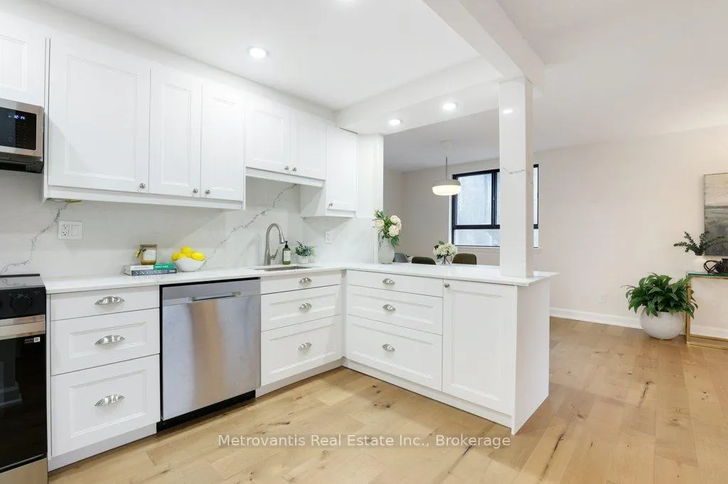 Photo 4 of Unit 708, 470 Laurier Avenue W, Ottawa, Ottawa Centre — HOMEH